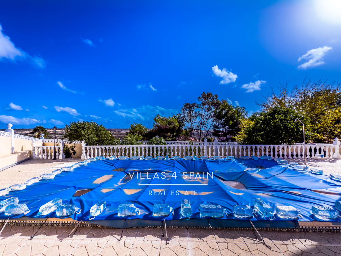 Resale - 4 Bedroom 2 Bathroom villa with private pool and large plot in La Marina - calle alicante - Alicante Resale - 4 Bedroom 2 Bathroom villa with private pool and large plot in La Marina - calle alicante - Alicante