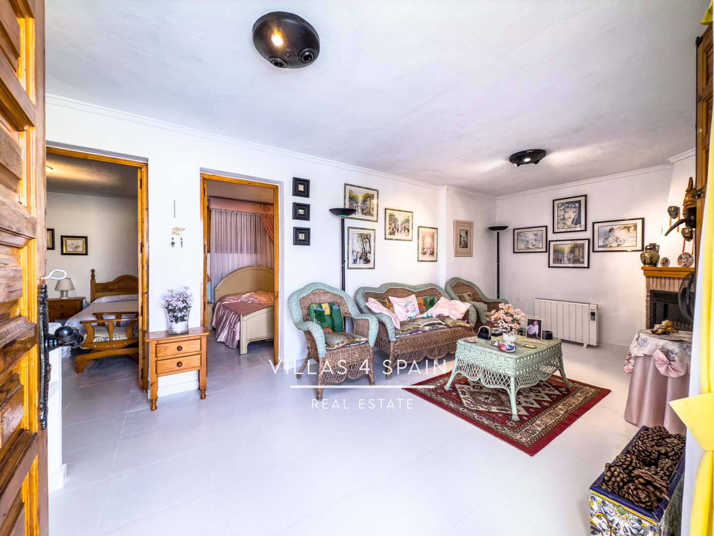 Resale - 4 Bedroom 2 Bathroom villa with private pool and large plot in La Marina - calle alicante - Alicante Resale - 4 Bedroom 2 Bathroom villa with private pool and large plot in La Marina - calle alicante - Alicante