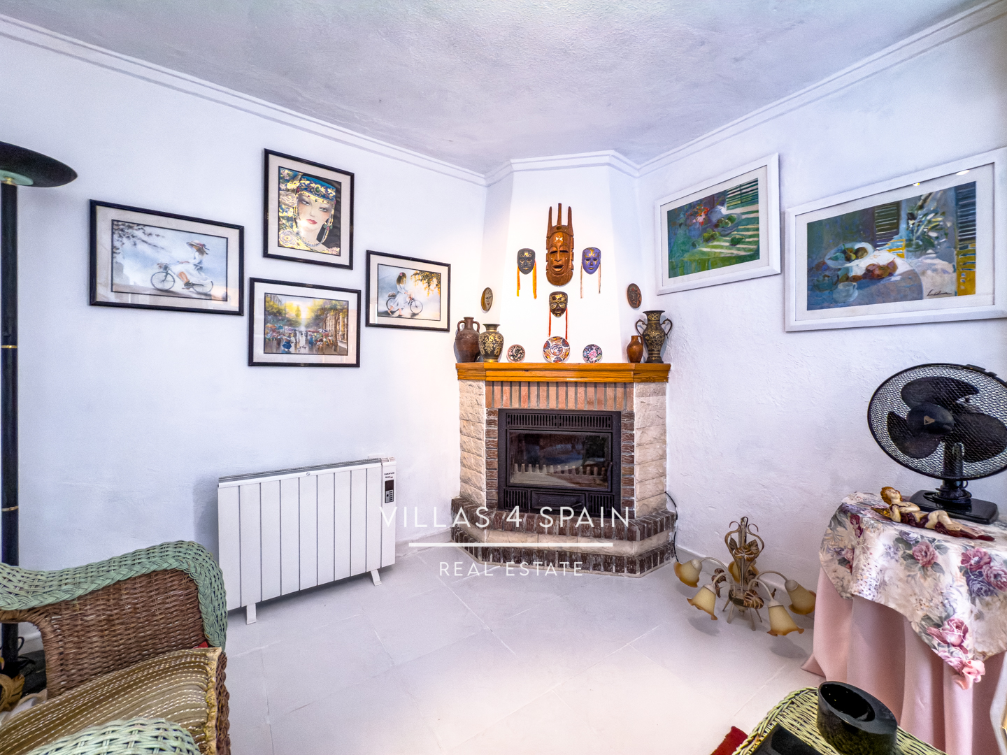 Resale - 4 Bedroom 2 Bathroom villa with private pool and large plot in La Marina - calle alicante - Alicante Resale - 4 Bedroom 2 Bathroom villa with private pool and large plot in La Marina - calle alicante - Alicante