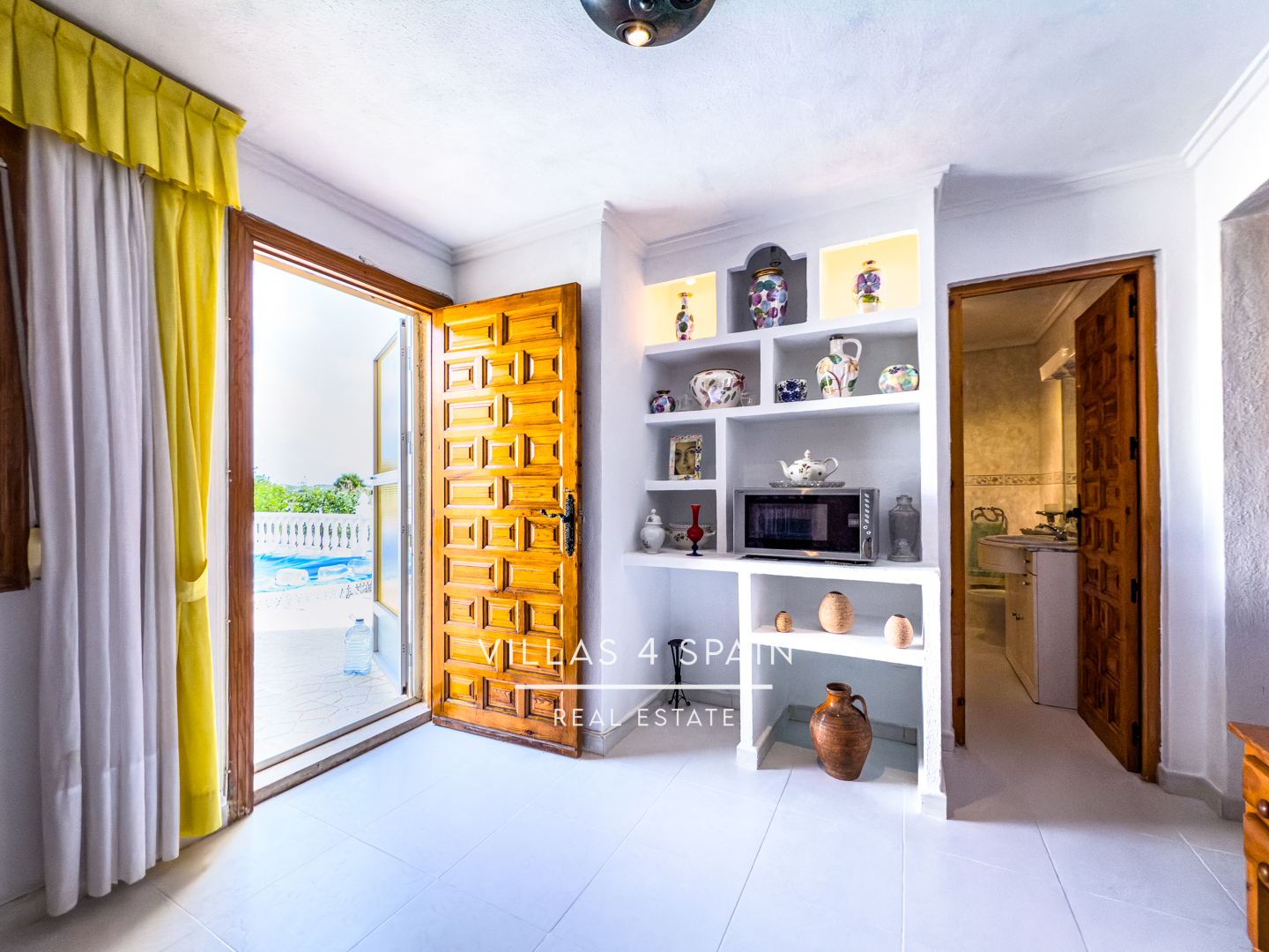 Resale - 4 Bedroom 2 Bathroom villa with private pool and large plot in La Marina - calle alicante - Alicante Resale - 4 Bedroom 2 Bathroom villa with private pool and large plot in La Marina - calle alicante - Alicante