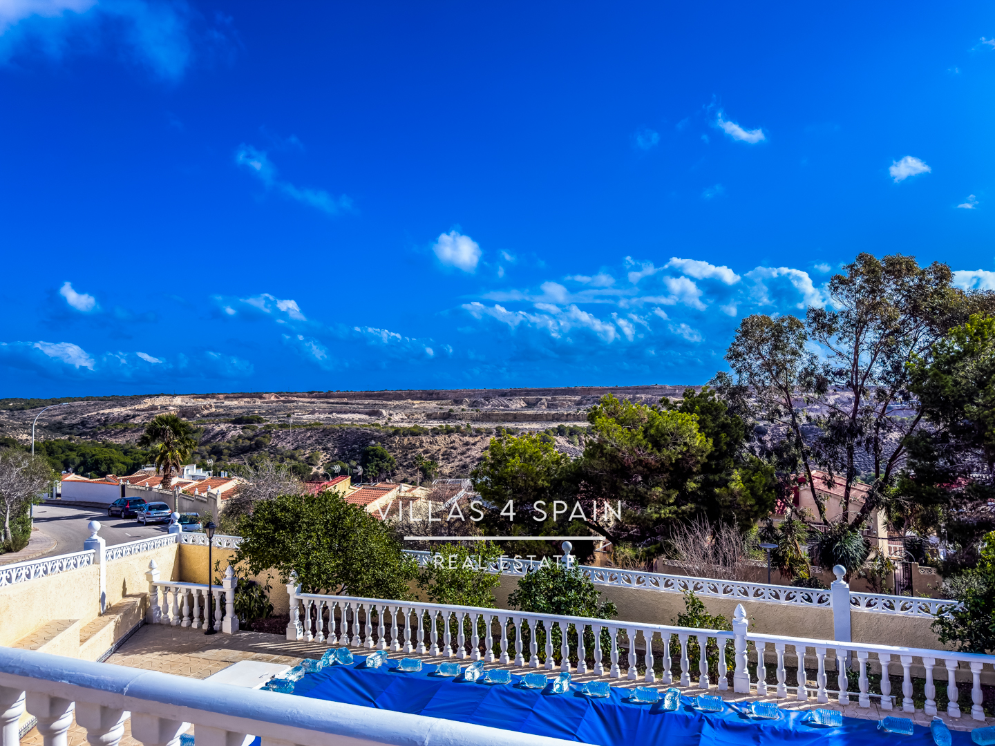 Resale - 4 Bedroom 2 Bathroom villa with private pool and large plot in La Marina - calle alicante - Alicante Resale - 4 Bedroom 2 Bathroom villa with private pool and large plot in La Marina - calle alicante - Alicante