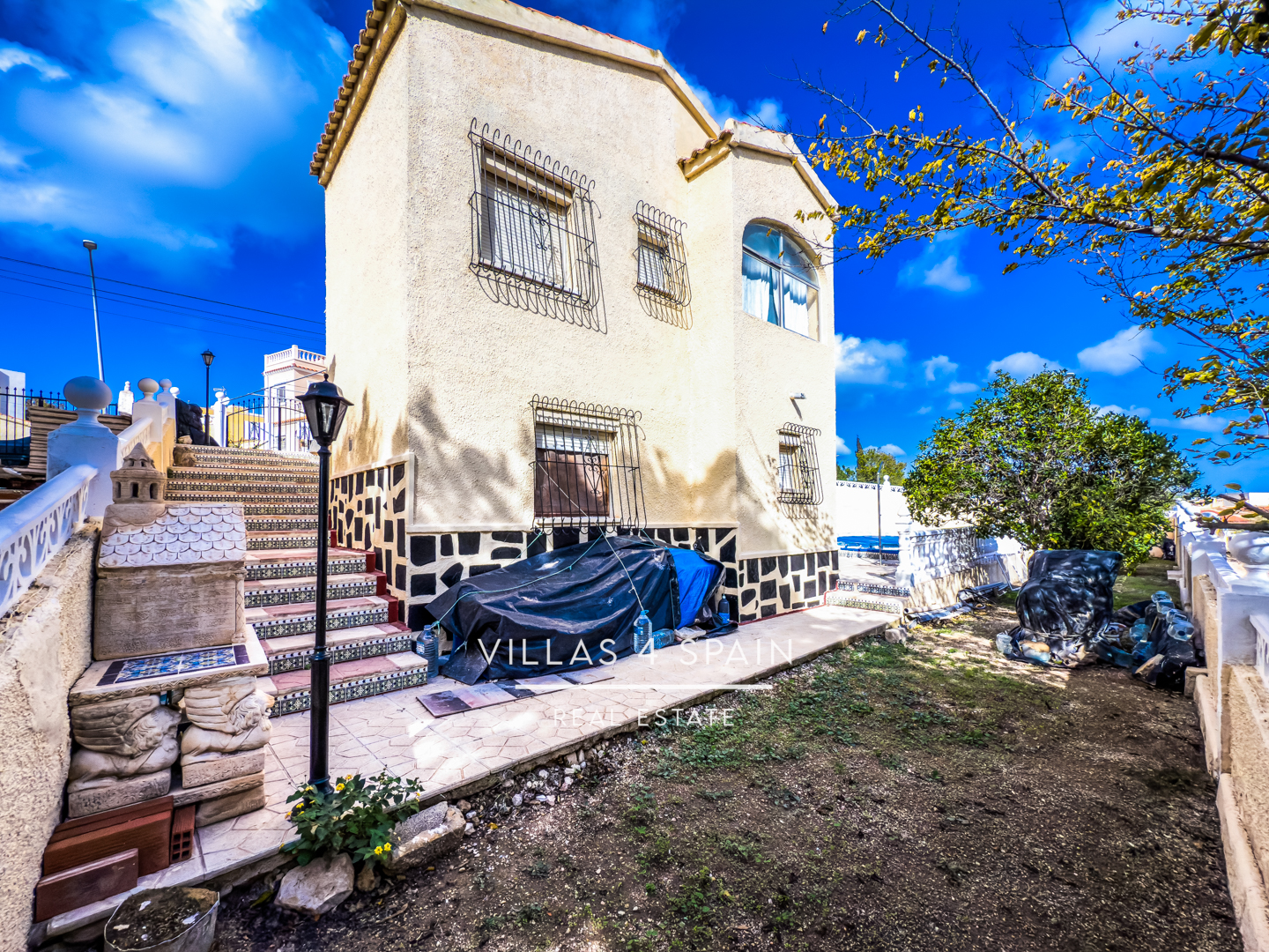 Resale - 4 Bedroom 2 Bathroom villa with private pool and large plot in La Marina - calle alicante - Alicante Resale - 4 Bedroom 2 Bathroom villa with private pool and large plot in La Marina - calle alicante - Alicante