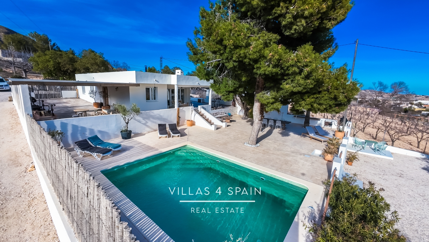 8/9 Bed 5 Bath Multi-Home Estate with 2 Pools in La Romana Alicante