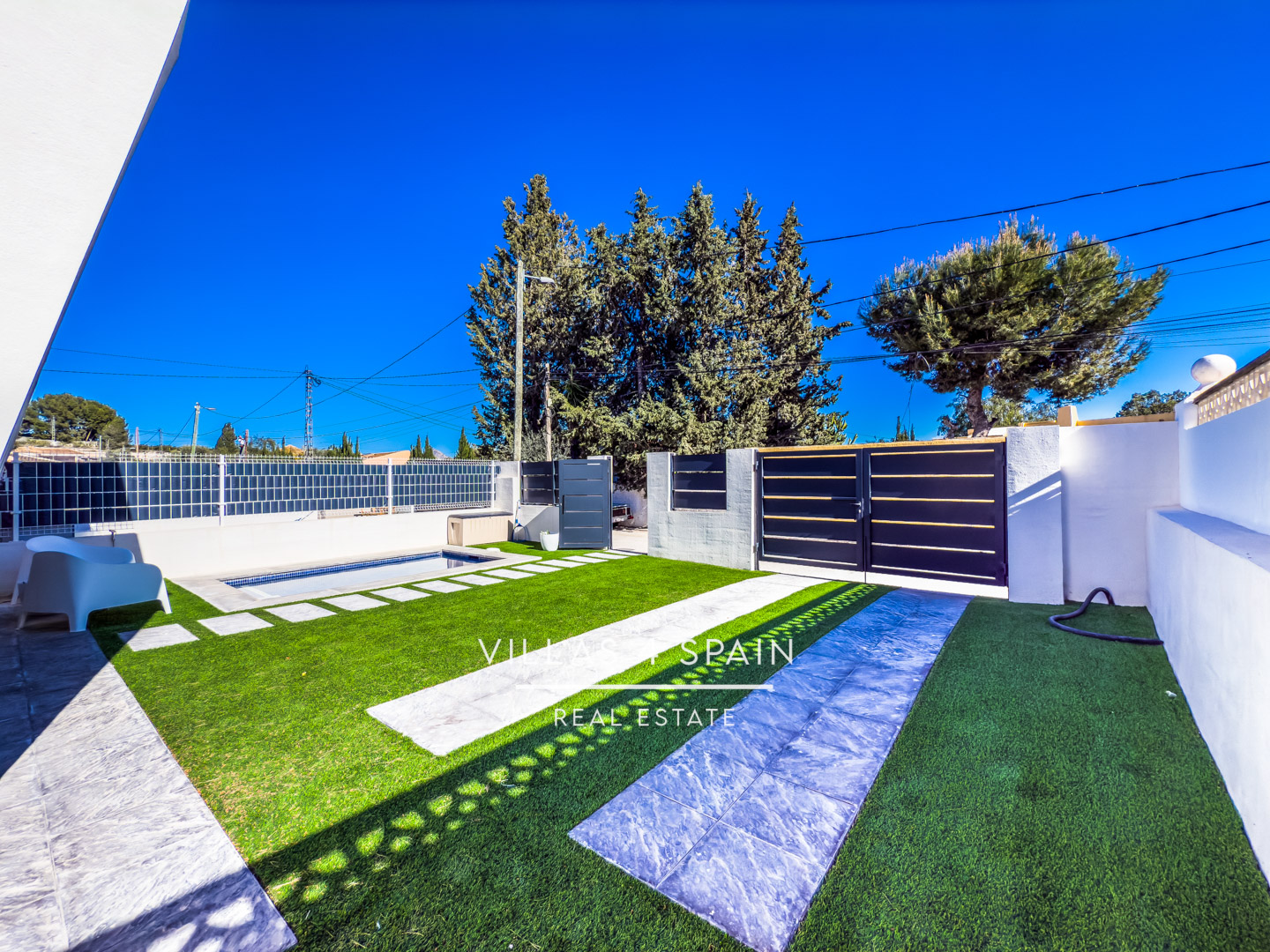 Resale - 2 Bedroom 2 Bathroom Corner Villa with Private Pool and parking - av. de la libertad - Murcia Resale - 2 Bedroom 2 Bathroom Corner Villa with Private Pool and parking - av. de la libertad - Murcia