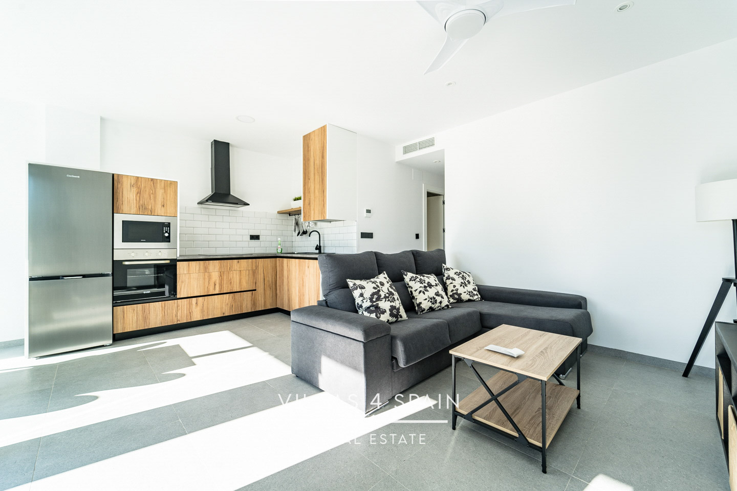 Resale - 2 Bedroom 2 Bathroom Corner Villa with Private Pool and parking - av. de la libertad - Murcia Resale - 2 Bedroom 2 Bathroom Corner Villa with Private Pool and parking - av. de la libertad - Murcia