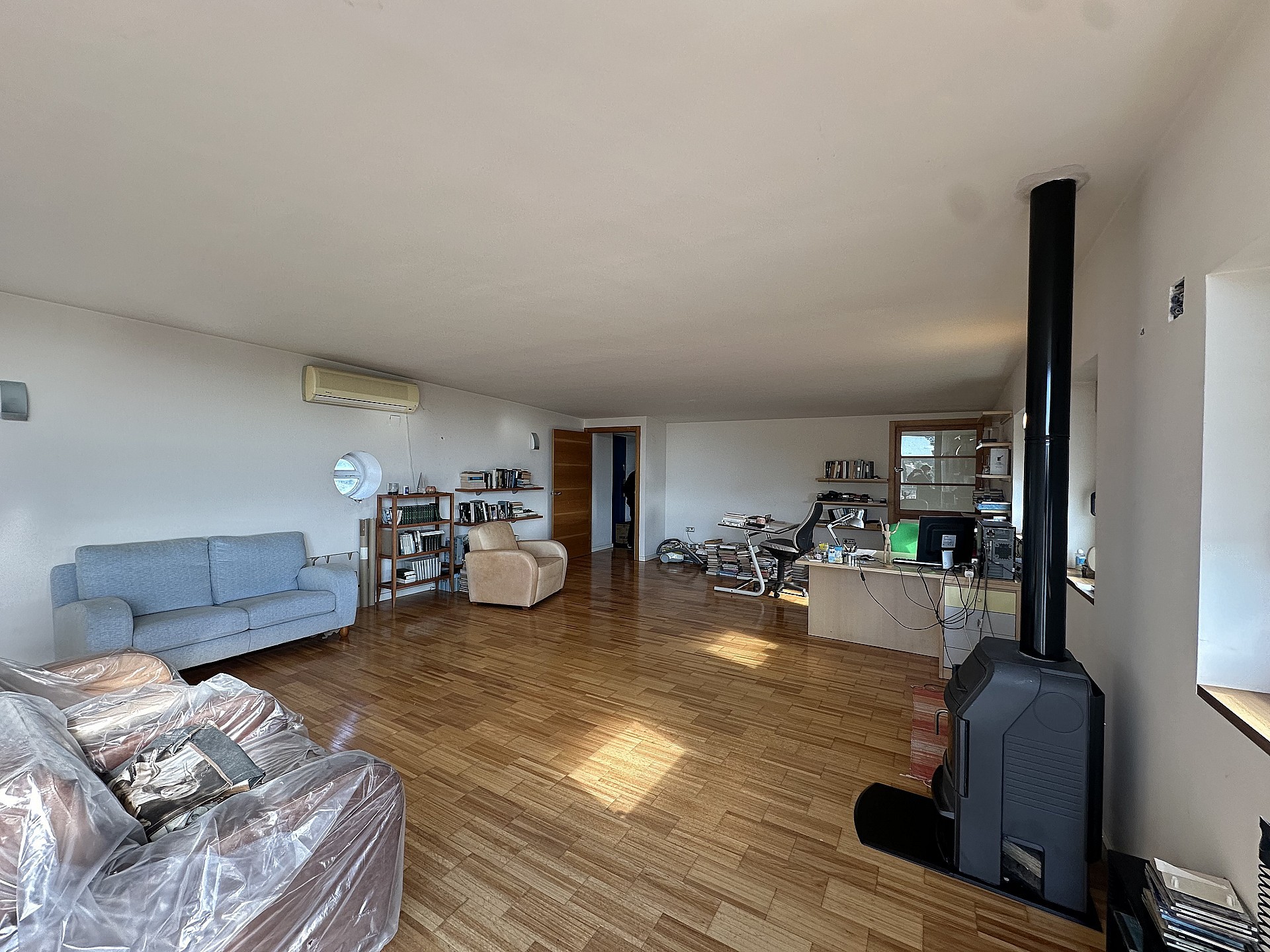 Resale - 6 Bedroom 4 Bathroom Villa in Yecla - - Murcia Resale - 6 Bedroom 4 Bathroom Villa in Yecla - - Murcia