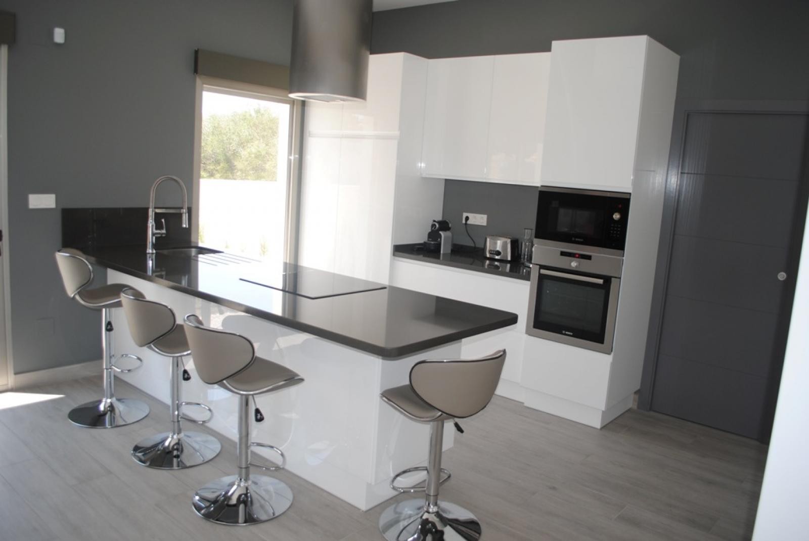 Resale - 3 Bedroom 2 Bathroom Villa in Pinoso - - Alicante Resale - 3 Bedroom 2 Bathroom Villa in Pinoso - - Alicante