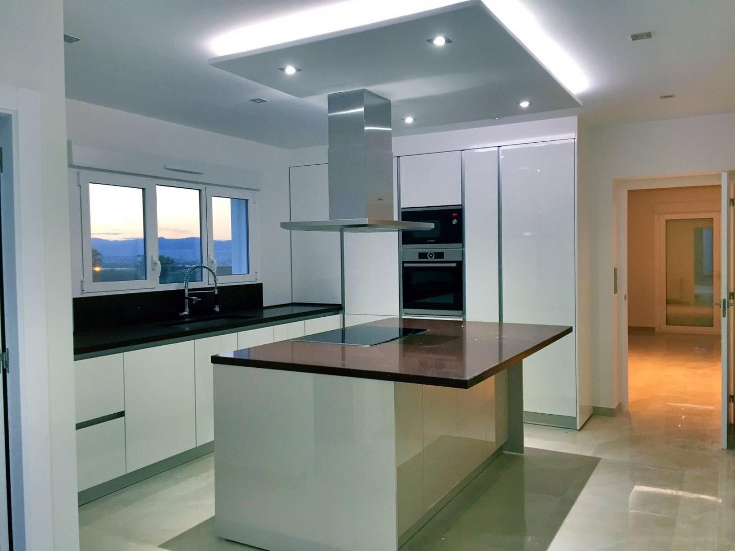 Resale - 3 Bedroom 2 Bathroom Villa in Pinoso - - Alicante Resale - 3 Bedroom 2 Bathroom Villa in Pinoso - - Alicante
