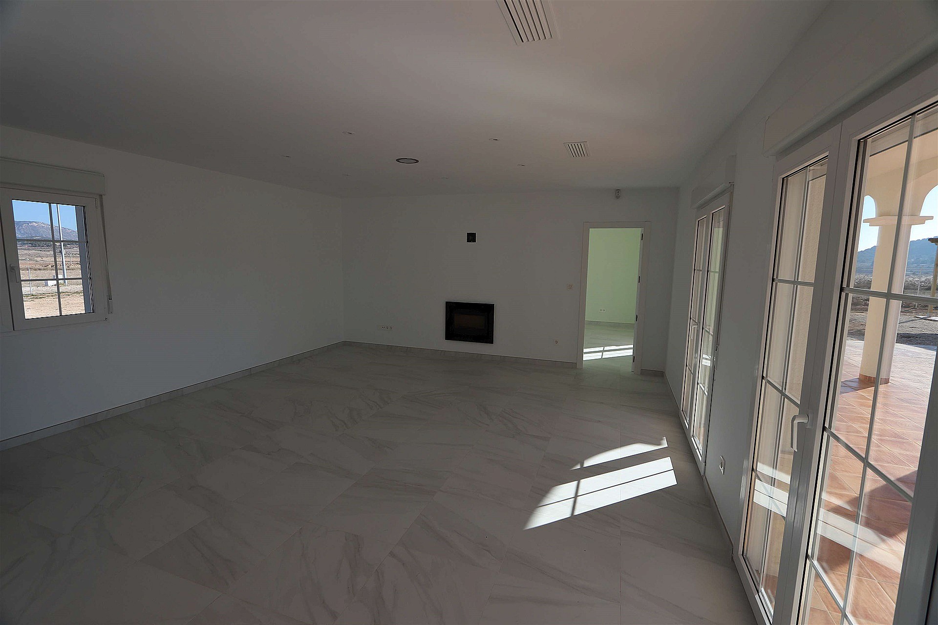 Resale - 4 Bedroom 3 Bathroom Villa in Pinoso - - Alicante Resale - 4 Bedroom 3 Bathroom Villa in Pinoso - - Alicante