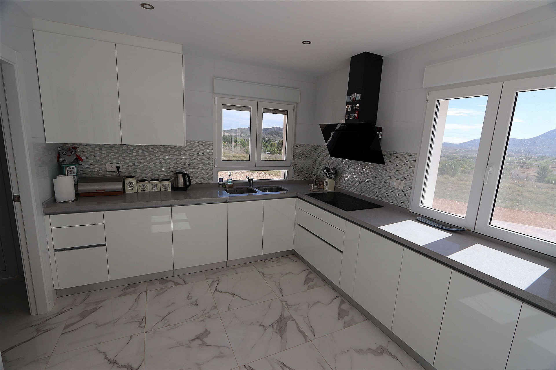 Resale - 4 Bedroom 3 Bathroom Villa in Pinoso - - Alicante Resale - 4 Bedroom 3 Bathroom Villa in Pinoso - - Alicante