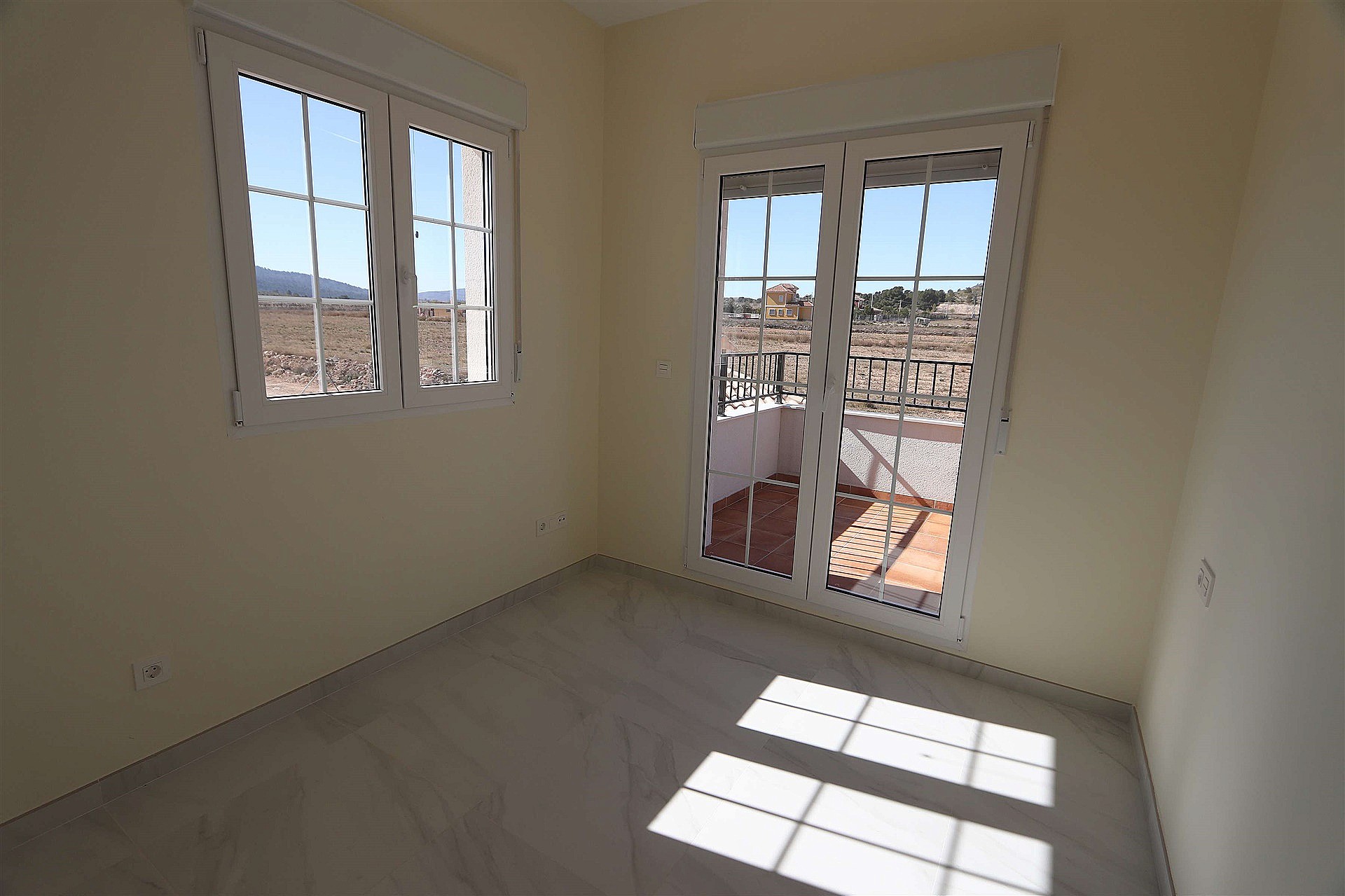 Resale - 4 Bedroom 3 Bathroom Villa in Pinoso - - Alicante Resale - 4 Bedroom 3 Bathroom Villa in Pinoso - - Alicante