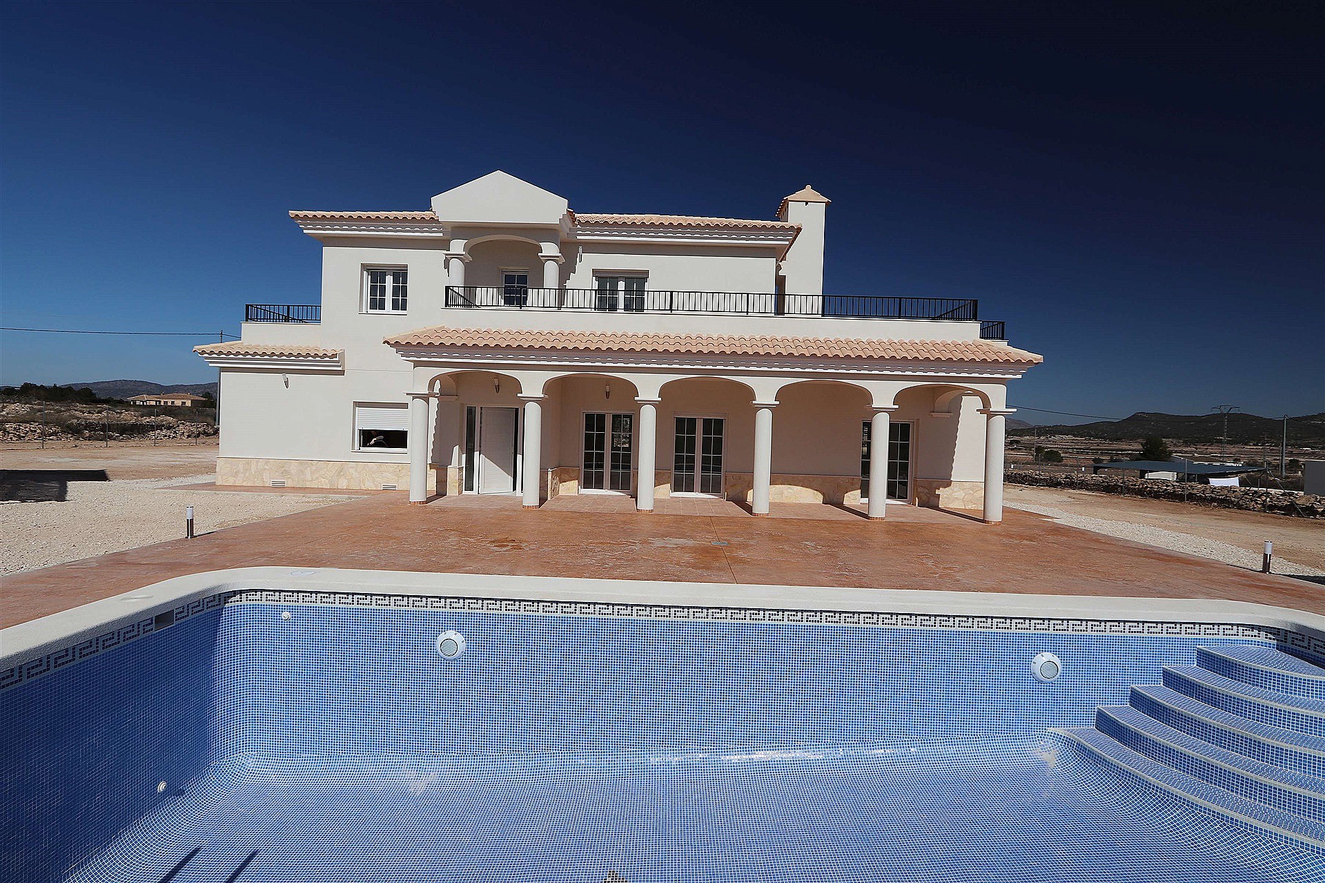 Resale - 4 Bedroom 3 Bathroom Villa in Pinoso - - Alicante Resale - 4 Bedroom 3 Bathroom Villa in Pinoso - - Alicante