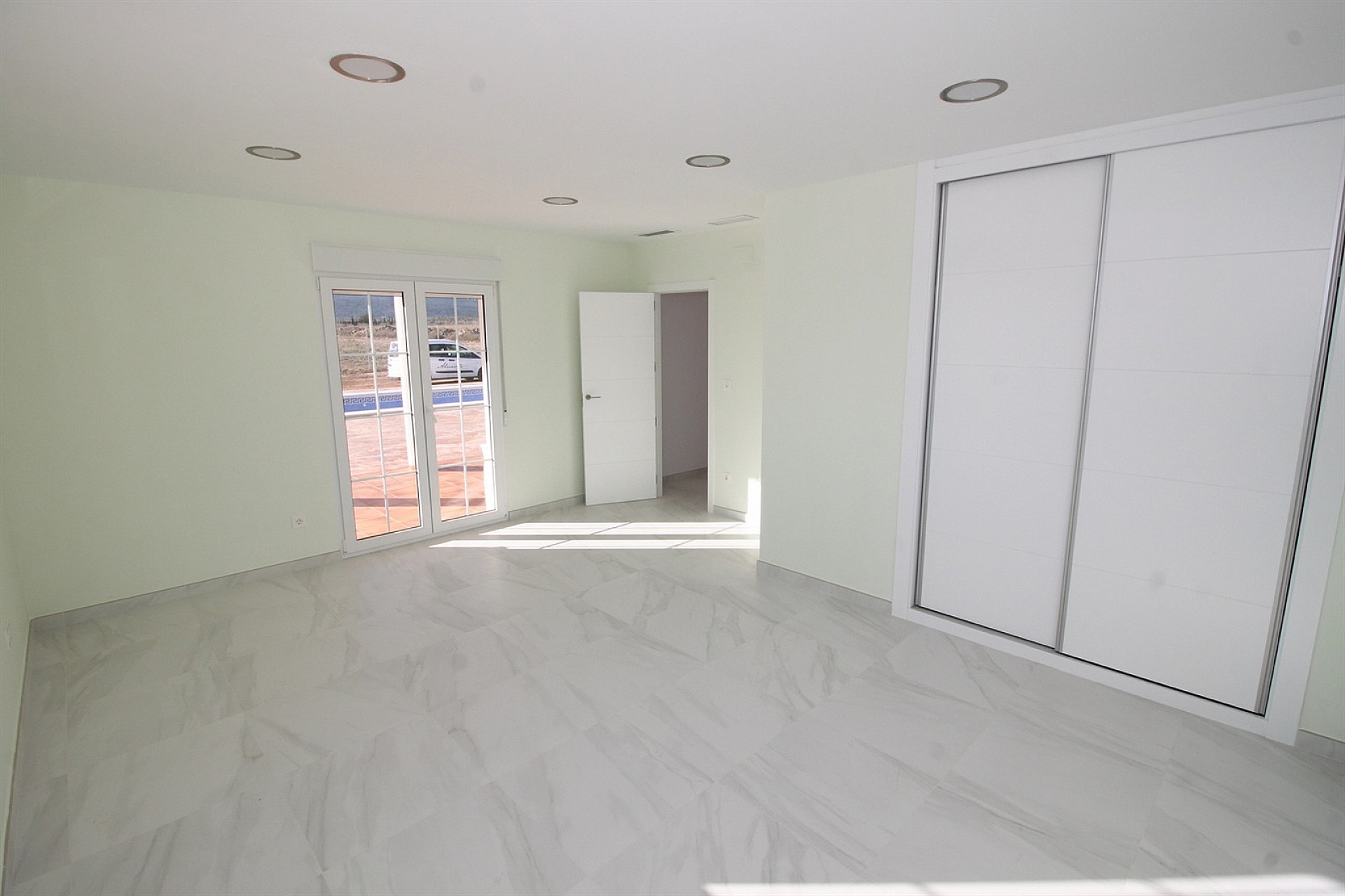 Resale - 4 Bedroom 3 Bathroom Villa in Pinoso - - Alicante Resale - 4 Bedroom 3 Bathroom Villa in Pinoso - - Alicante