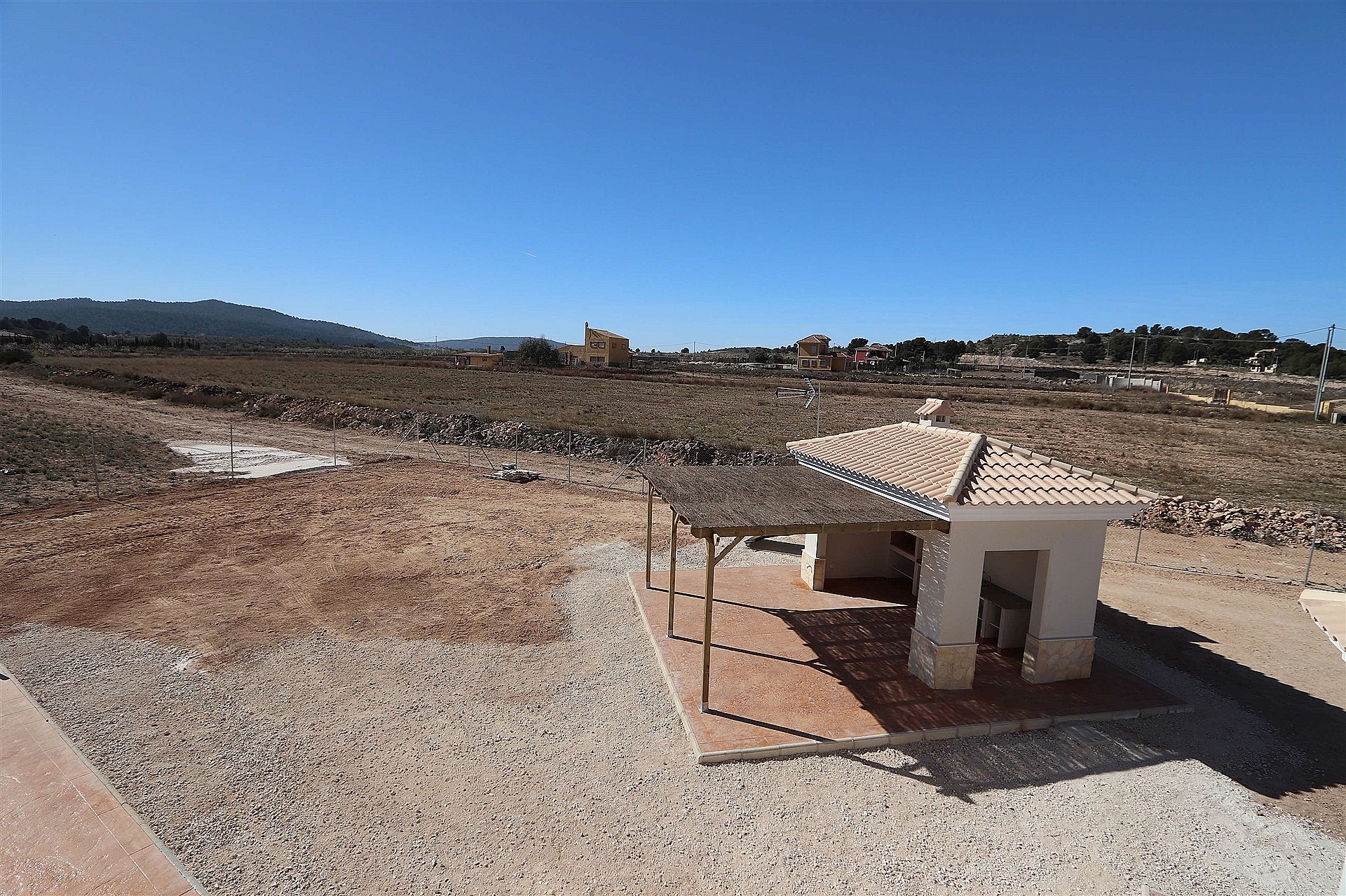 Resale - 4 Bedroom 3 Bathroom Villa in Pinoso - - Alicante Resale - 4 Bedroom 3 Bathroom Villa in Pinoso - - Alicante