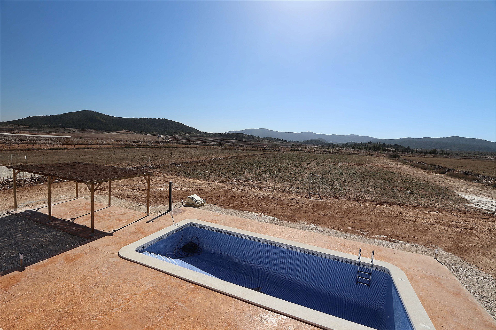 Resale - 4 Bedroom 3 Bathroom Villa in Pinoso - - Alicante Resale - 4 Bedroom 3 Bathroom Villa in Pinoso - - Alicante