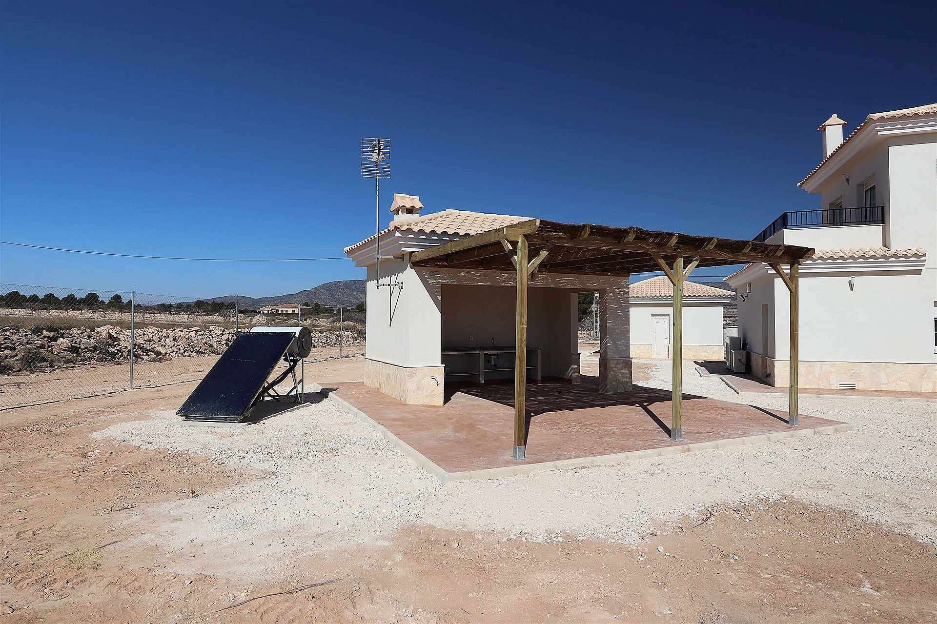 Resale - 4 Bedroom 3 Bathroom Villa in Pinoso - - Alicante Resale - 4 Bedroom 3 Bathroom Villa in Pinoso - - Alicante