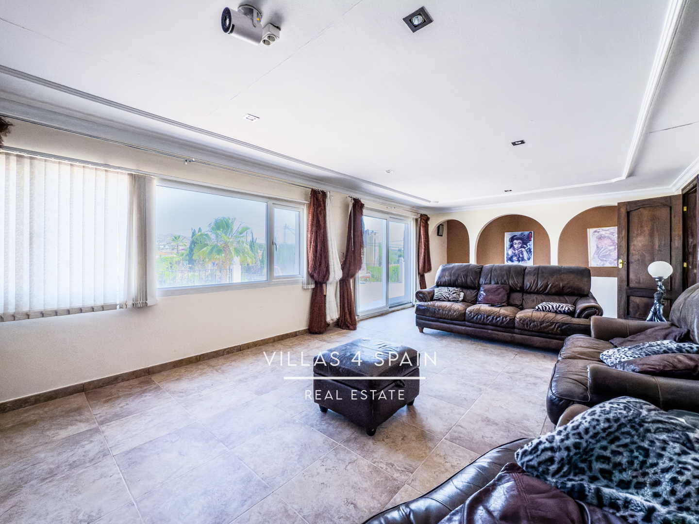 Resale - 12 Bedroom 6 bathroom villa with private pool in crevillente - Partida Ampla - Alicante Resale - 12 Bedroom 6 bathroom villa with private pool in crevillente - Partida Ampla - Alicante