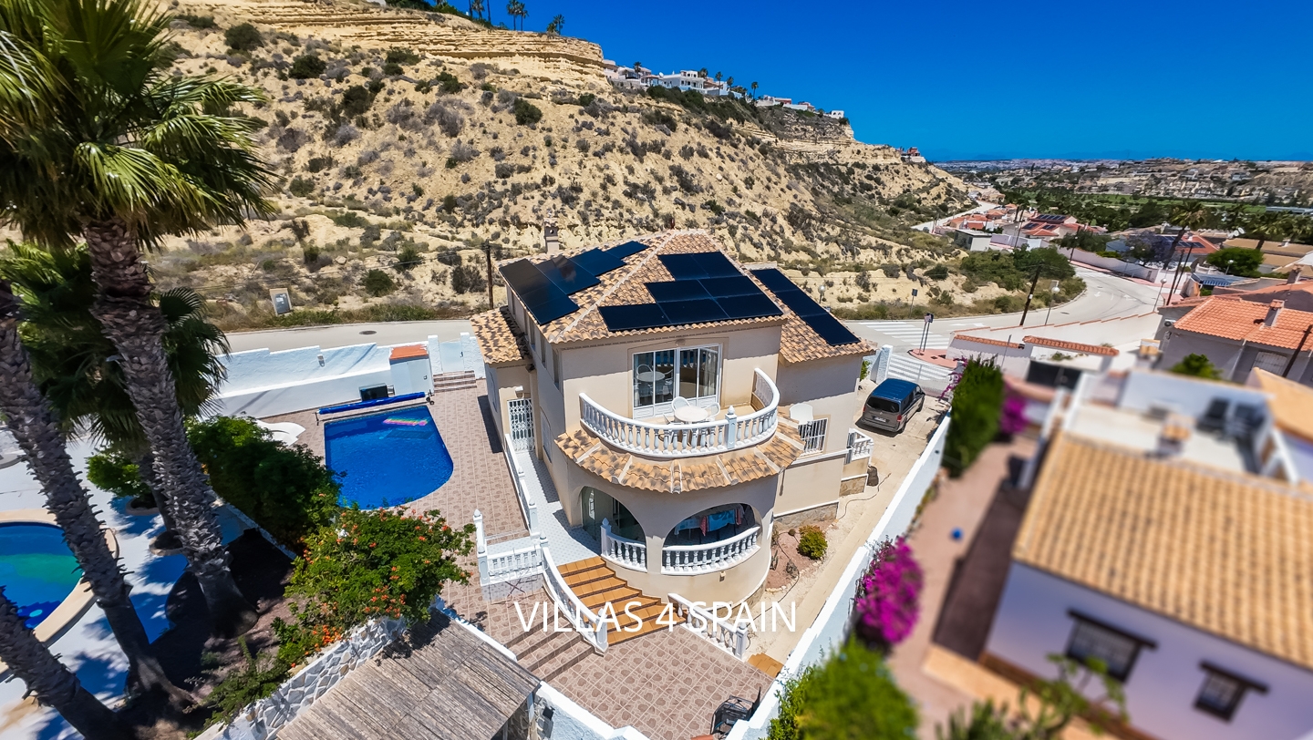 4 Bedroom 3 Bathroom Villa with private pool next to Marquesa Golf Course, Ciudad Quesada