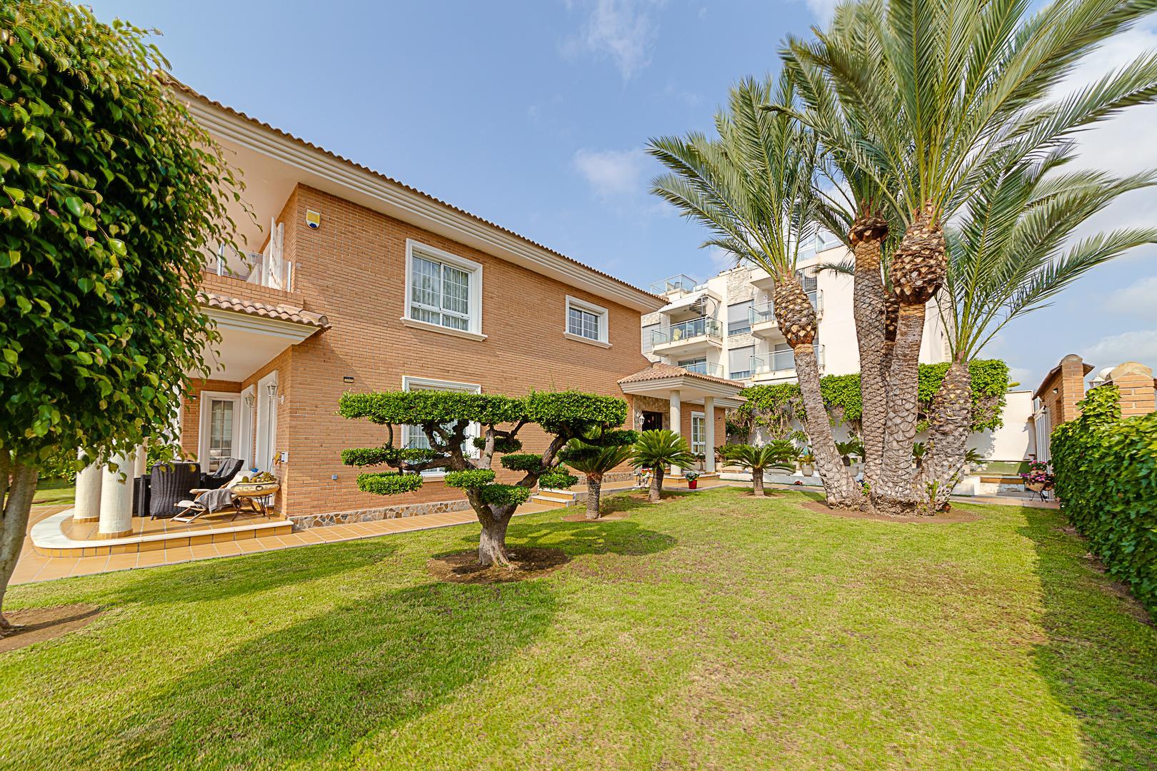 Sold - 5 Bedroom 3 Bathroom Chalet in Torrevieja - La Veleta - Alicante Sold - 5 Bedroom 3 Bathroom Chalet in Torrevieja - La Veleta - Alicante