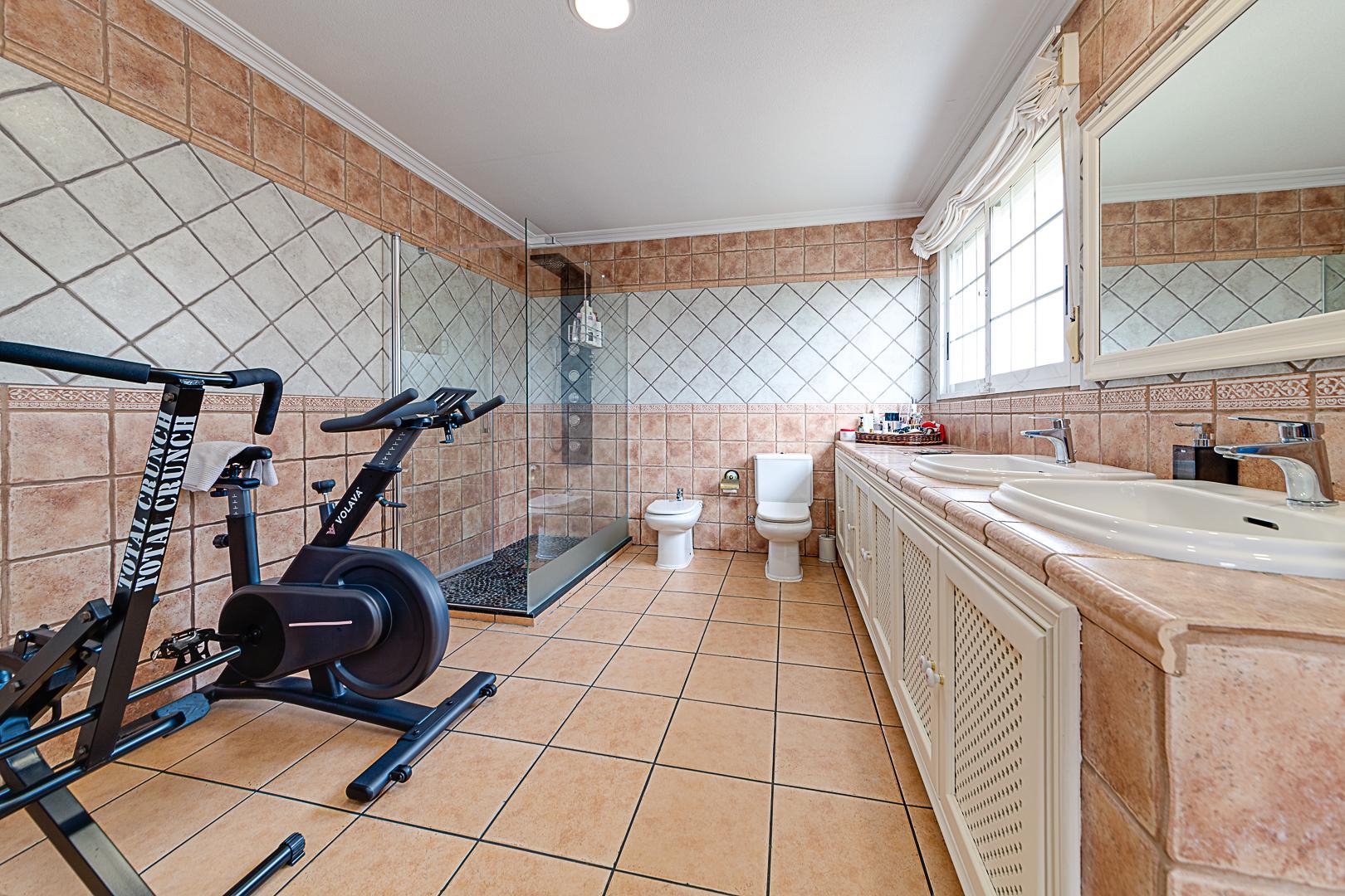 Sold - 5 Bedroom 3 Bathroom Chalet in Torrevieja - La Veleta - Alicante Sold - 5 Bedroom 3 Bathroom Chalet in Torrevieja - La Veleta - Alicante