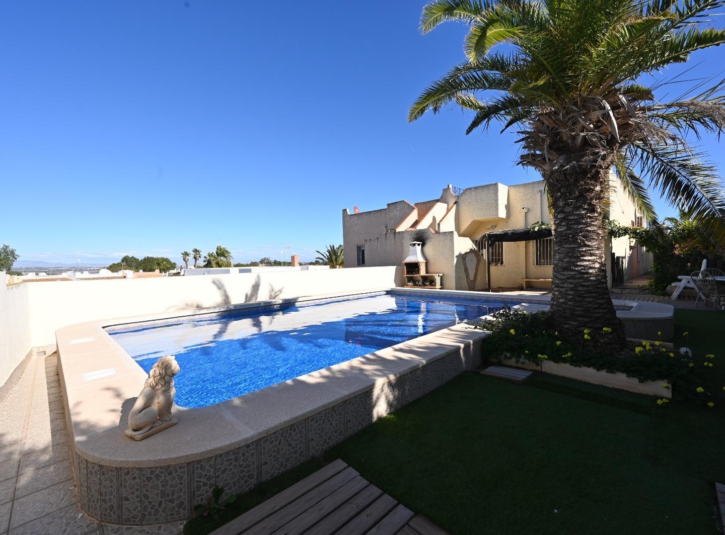 2 Bedroom 2 Bathroom Casa in Torrevieja