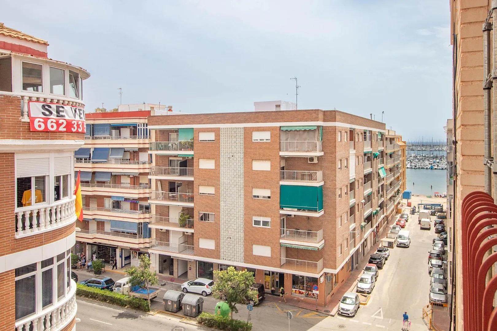 Resale - 3 Bedroom 1 Bathroom Atico in Torrevieja - Playa Acequion - Alicante Resale - 3 Bedroom 1 Bathroom Atico in Torrevieja - Playa Acequion - Alicante