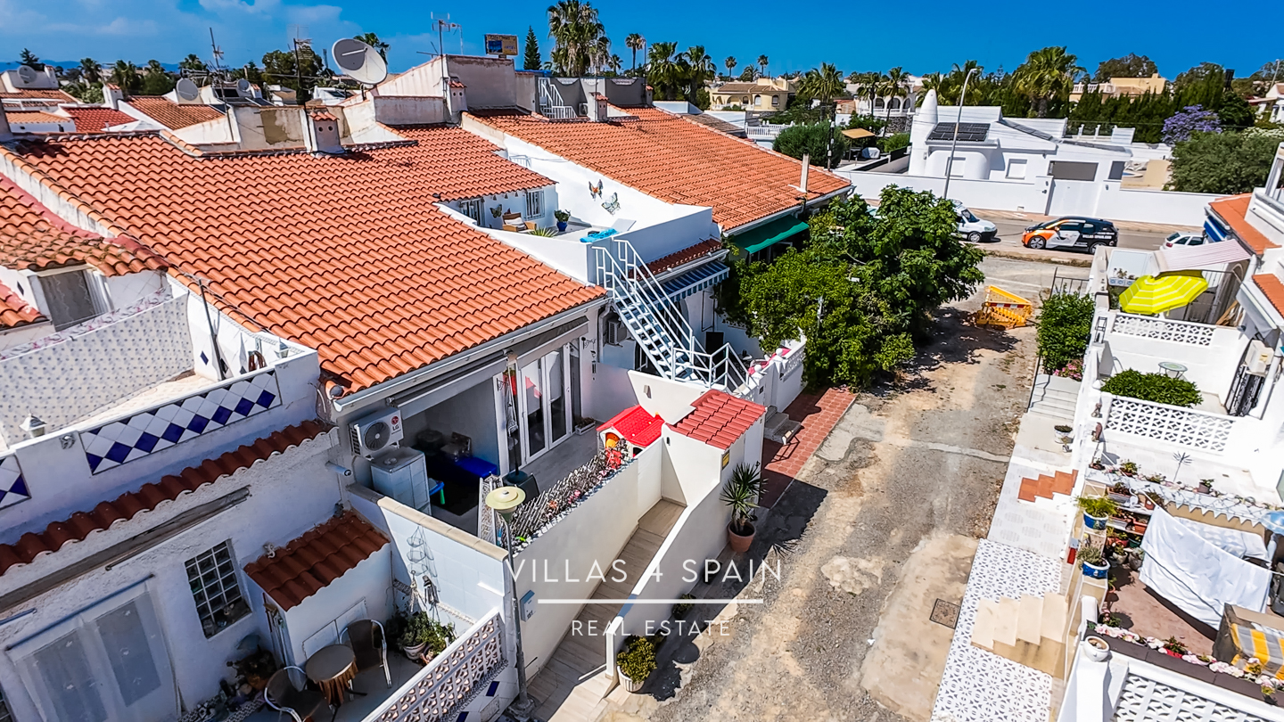 Sold - 2 Bedroom 1 bathroom Fully Renovated Town house with front garden in Torrevieja, San Luis - calle Zarauz - Alicante Sold - 2 Bedroom 1 bathroom Fully Renovated Town house with front garden in Torrevieja, San Luis - calle Zarauz - Alicante