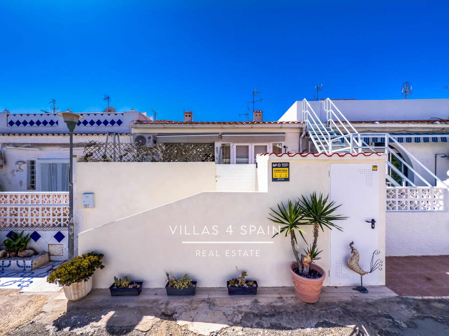 Sold - 2 Bedroom 1 bathroom Fully Renovated Town house with front garden in Torrevieja, San Luis - calle Zarauz - Alicante Sold - 2 Bedroom 1 bathroom Fully Renovated Town house with front garden in Torrevieja, San Luis - calle Zarauz - Alicante