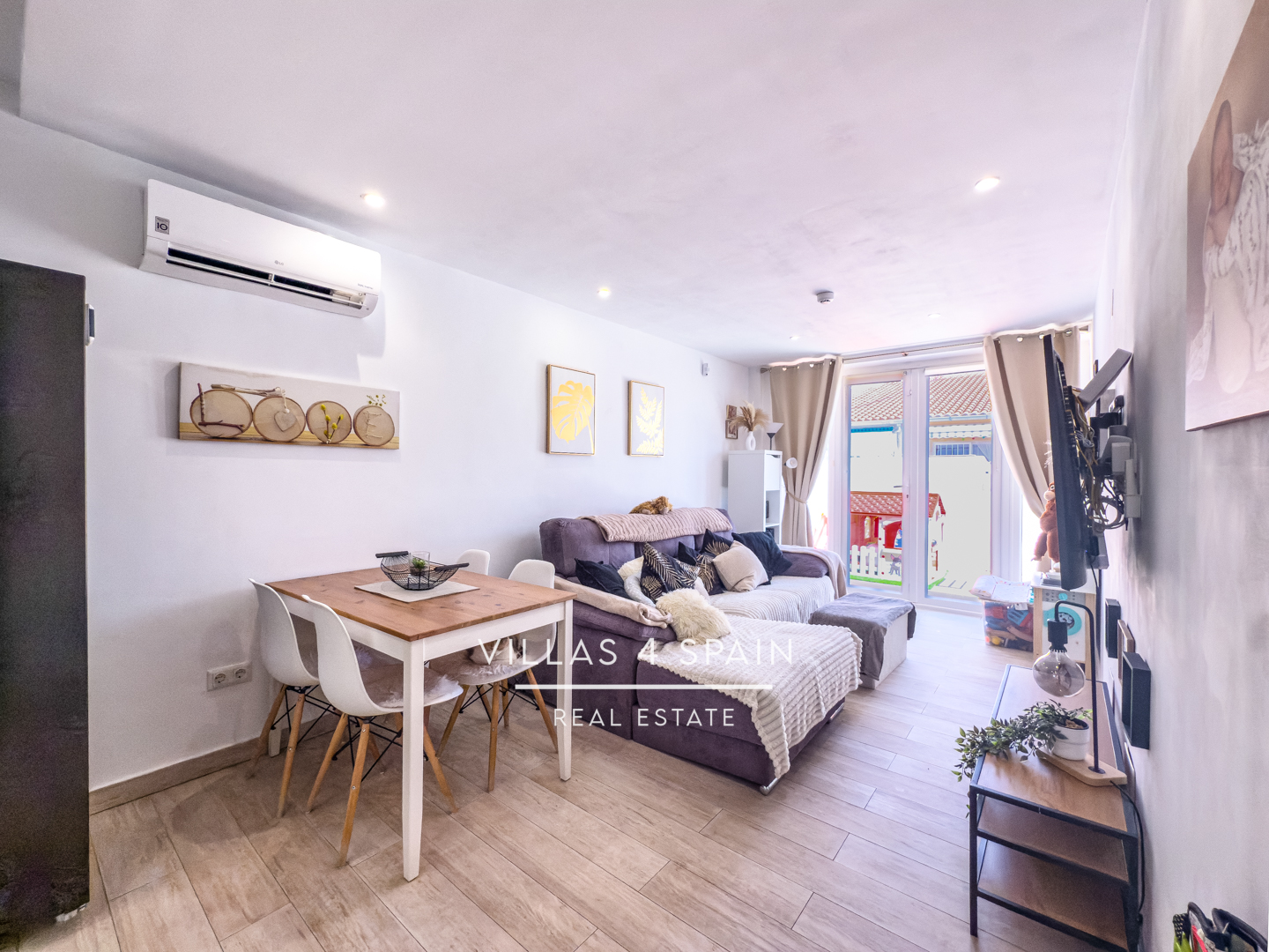 Sold - 2 Bedroom 1 bathroom Fully Renovated Town house with front garden in Torrevieja, San Luis - calle Zarauz - Alicante Sold - 2 Bedroom 1 bathroom Fully Renovated Town house with front garden in Torrevieja, San Luis - calle Zarauz - Alicante