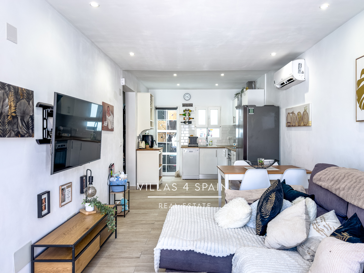 Sold - 2 Bedroom 1 bathroom Fully Renovated Town house with front garden in Torrevieja, San Luis - calle Zarauz - Alicante Sold - 2 Bedroom 1 bathroom Fully Renovated Town house with front garden in Torrevieja, San Luis - calle Zarauz - Alicante