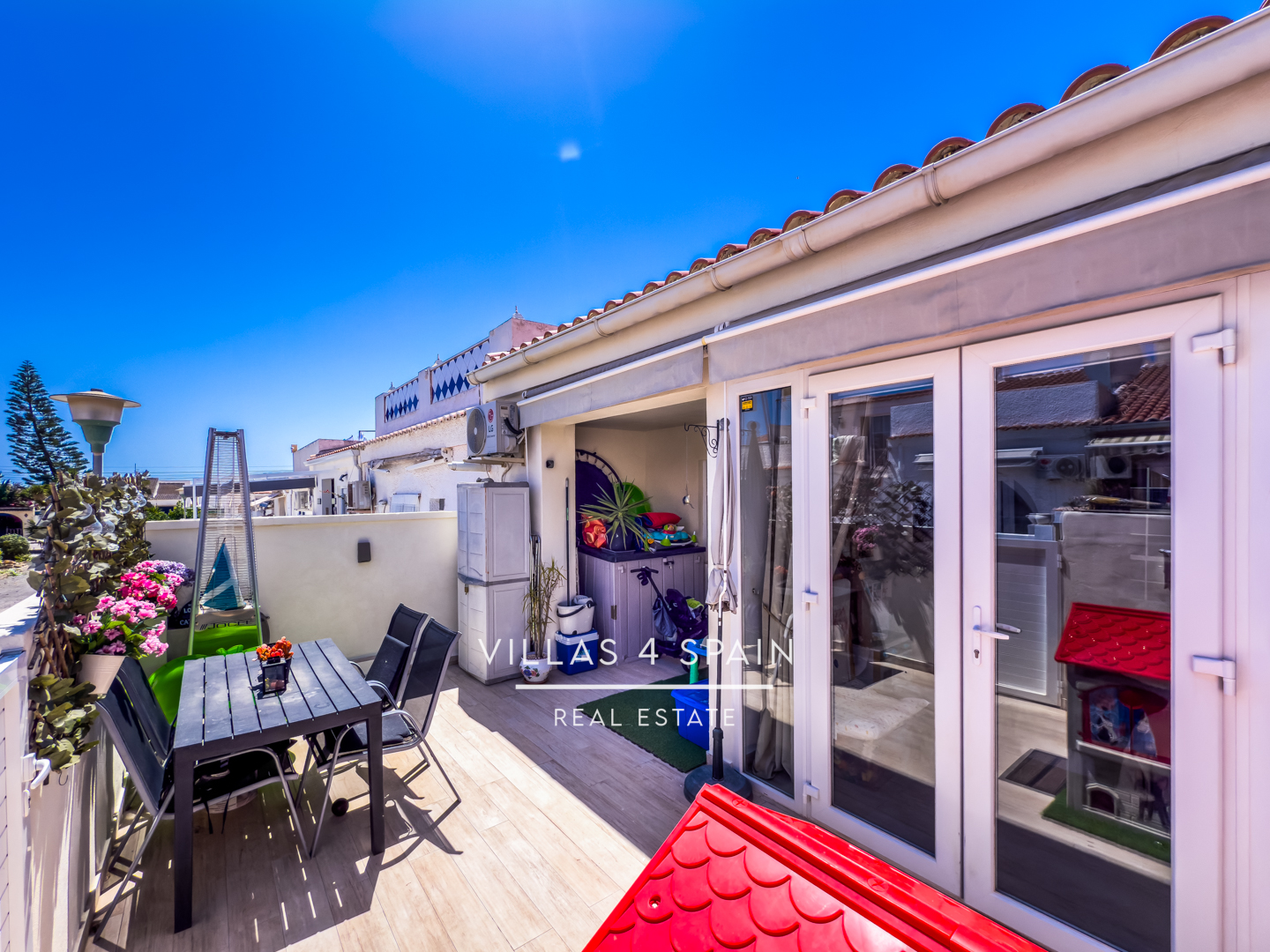 Sold - 2 Bedroom 1 bathroom Fully Renovated Town house with front garden in Torrevieja, San Luis - calle Zarauz - Alicante Sold - 2 Bedroom 1 bathroom Fully Renovated Town house with front garden in Torrevieja, San Luis - calle Zarauz - Alicante