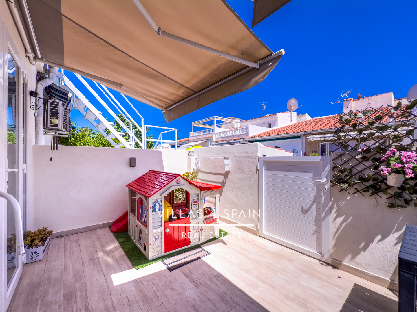 Sold - 2 Bedroom 1 bathroom Fully Renovated Town house with front garden in Torrevieja, San Luis - calle Zarauz - Alicante Sold - 2 Bedroom 1 bathroom Fully Renovated Town house with front garden in Torrevieja, San Luis - calle Zarauz - Alicante