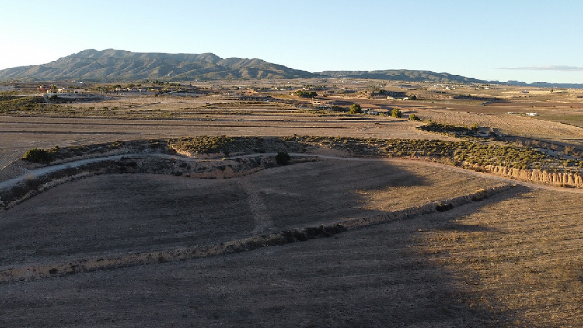 Resale - Land in Pinoso - - Alicante Resale - Land in Pinoso - - Alicante