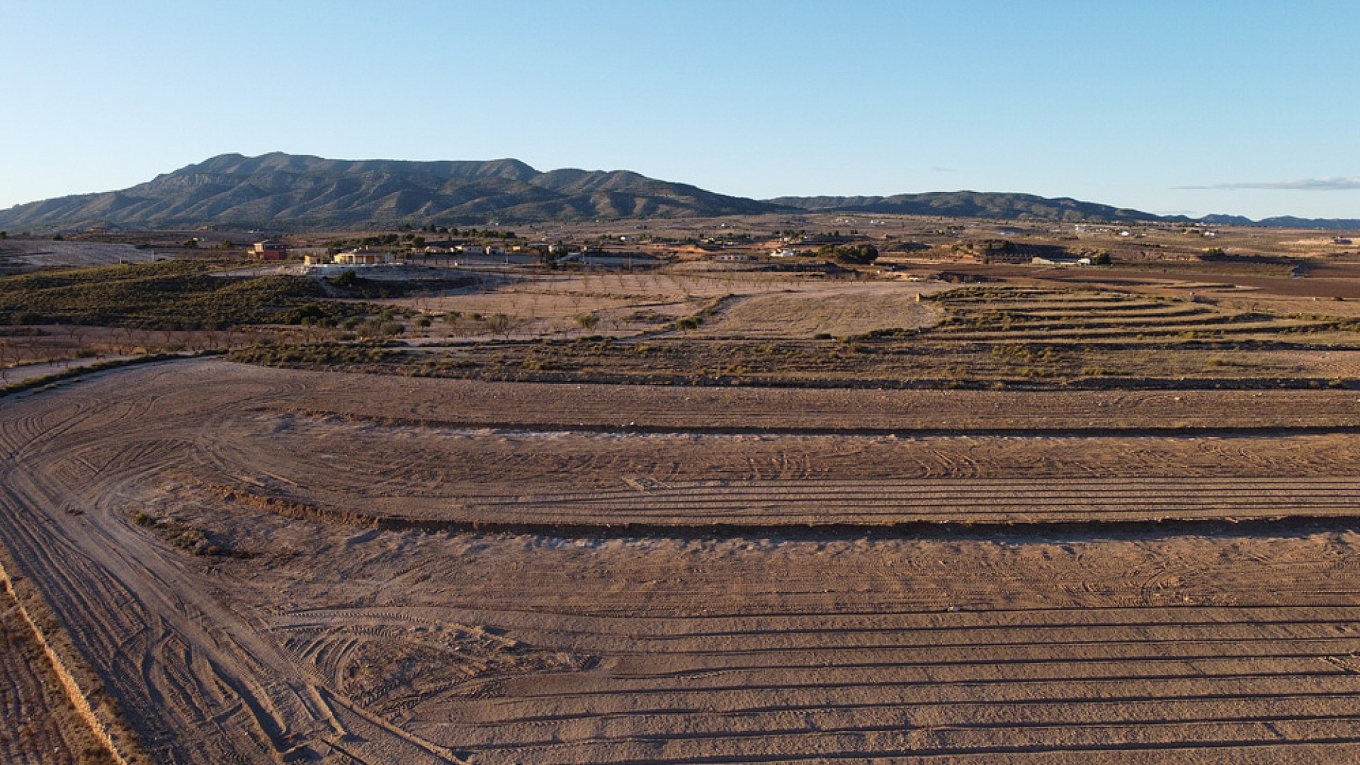 Resale - Land in Pinoso - - Alicante Resale - Land in Pinoso - - Alicante