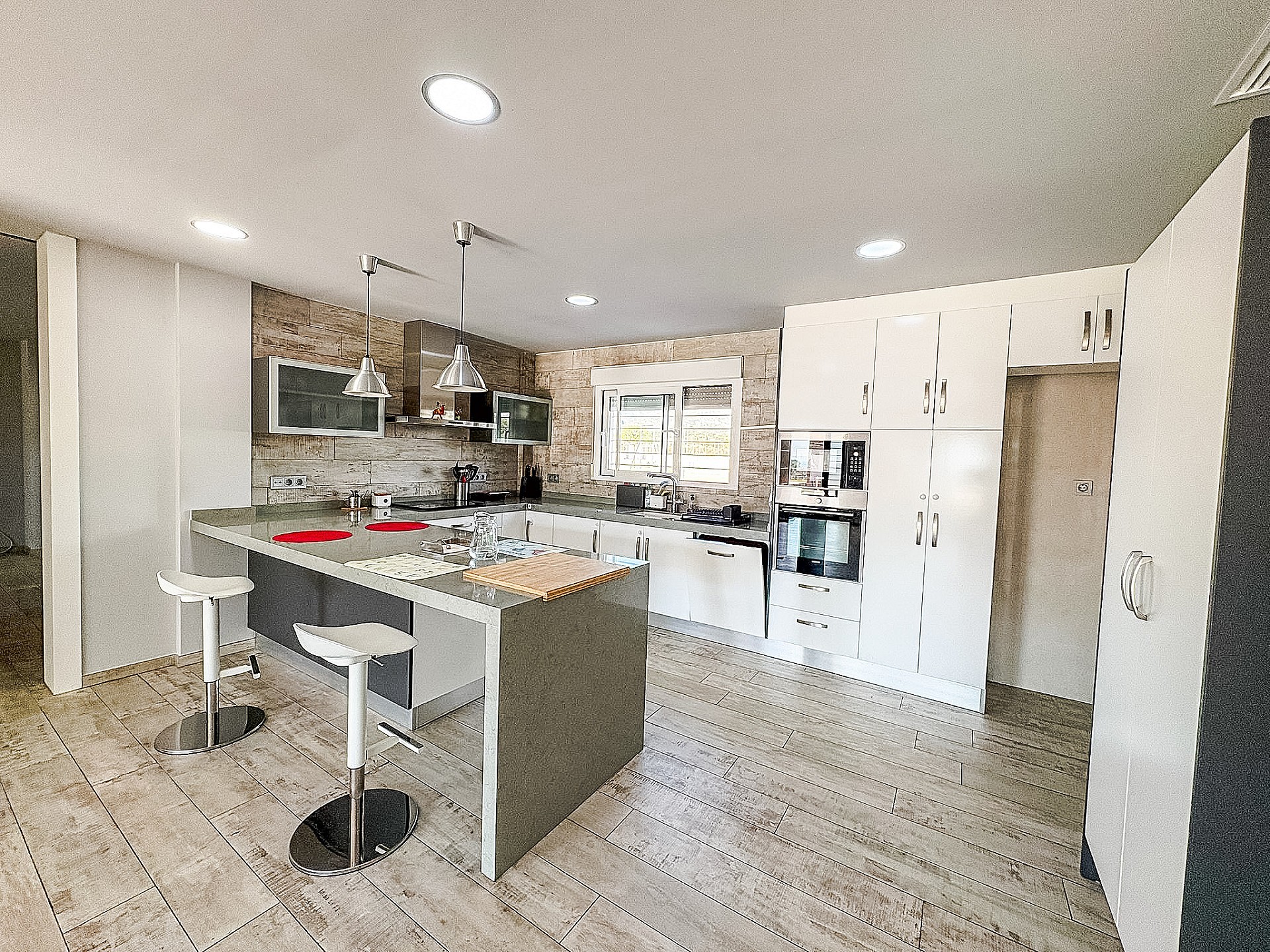 Resale - 8 Bedroom 7 Bathroom Villa in Crevillente - - Alicante Resale - 8 Bedroom 7 Bathroom Villa in Crevillente - - Alicante