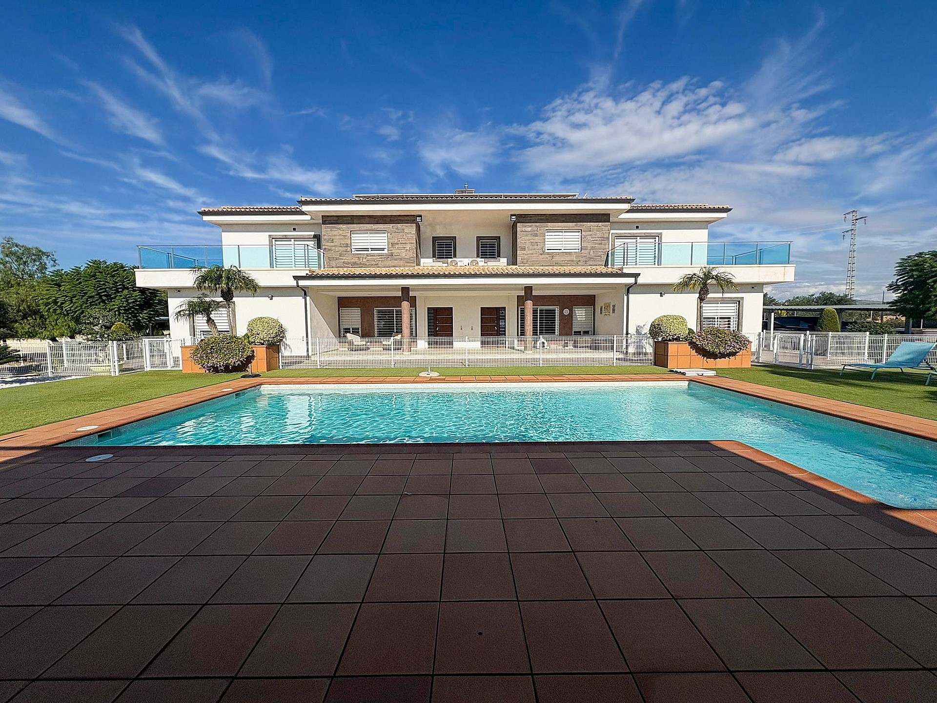Resale - 8 Bedroom 7 Bathroom Villa in Crevillente - - Alicante Resale - 8 Bedroom 7 Bathroom Villa in Crevillente - - Alicante