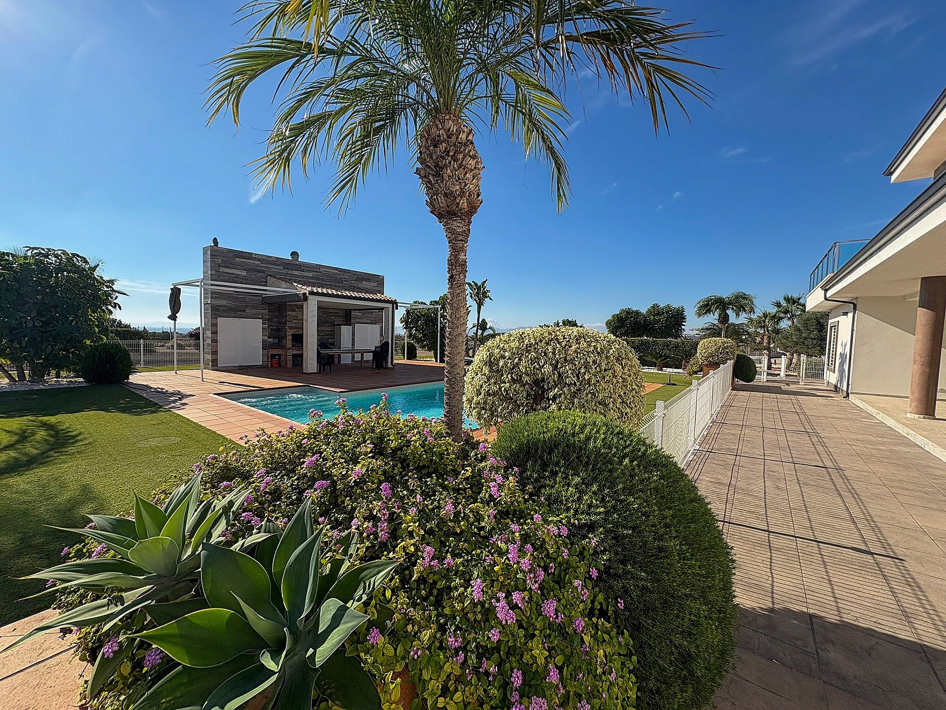 Resale - 8 Bedroom 7 Bathroom Villa in Crevillente - - Alicante Resale - 8 Bedroom 7 Bathroom Villa in Crevillente - - Alicante