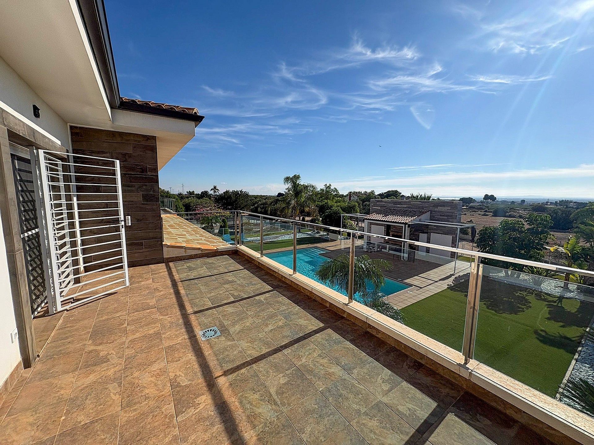 Resale - 8 Bedroom 7 Bathroom Villa in Crevillente - - Alicante Resale - 8 Bedroom 7 Bathroom Villa in Crevillente - - Alicante