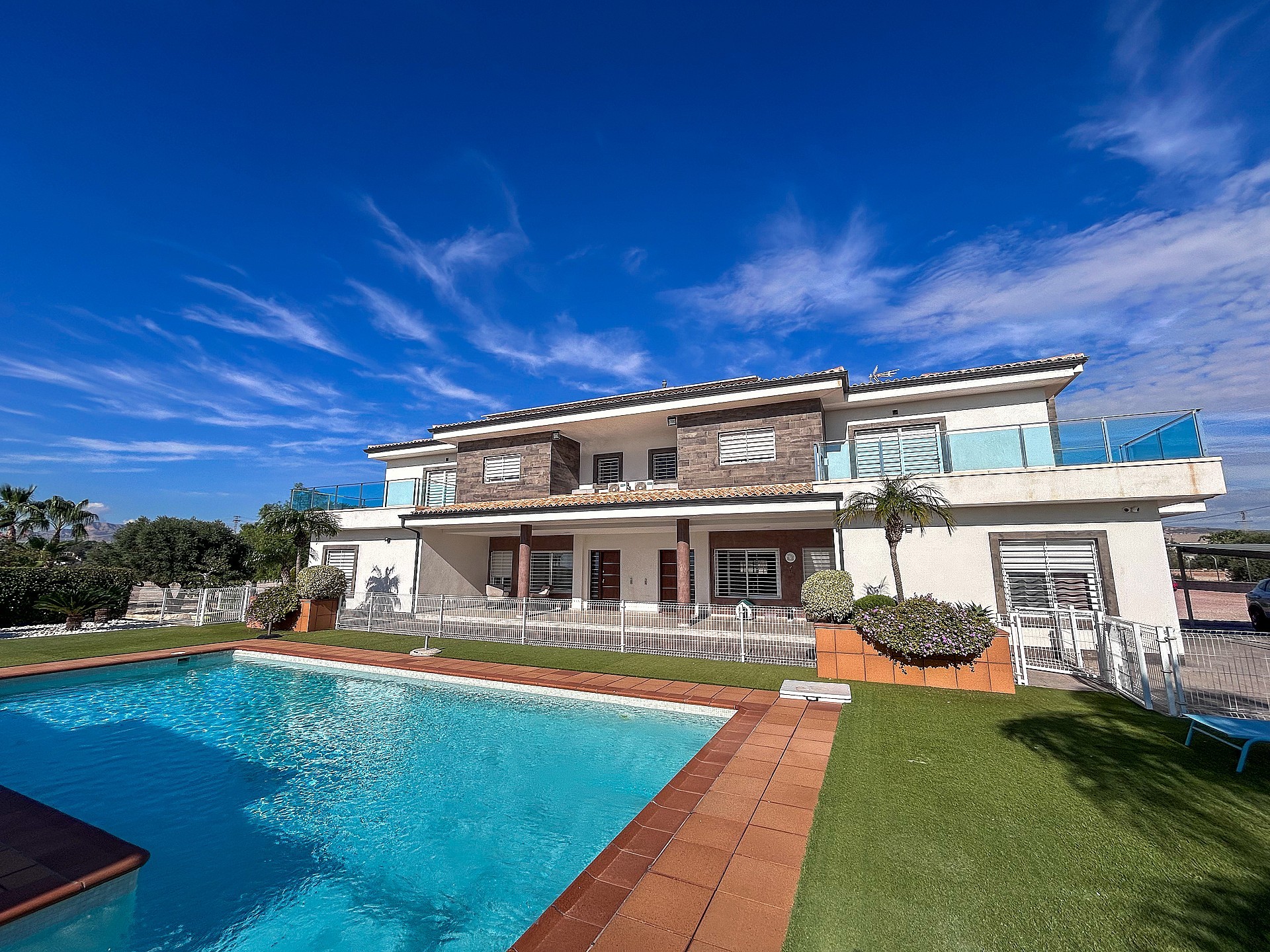 Resale - 8 Bedroom 7 Bathroom Villa in Crevillente - - Alicante Resale - 8 Bedroom 7 Bathroom Villa in Crevillente - - Alicante