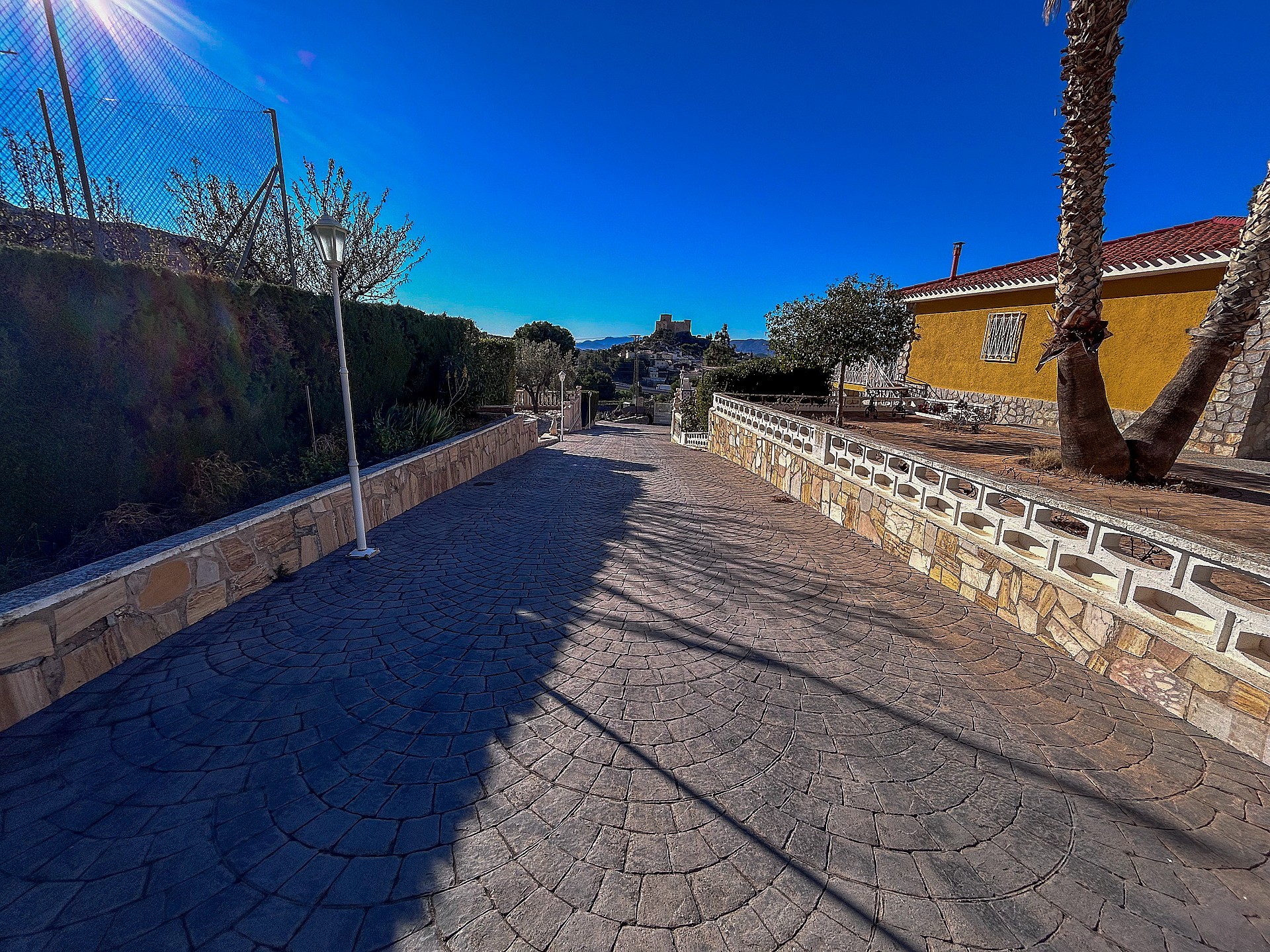 Resale - 4 Bedroom 2 Bathroom Villa in Petrer - - Alicante Resale - 4 Bedroom 2 Bathroom Villa in Petrer - - Alicante