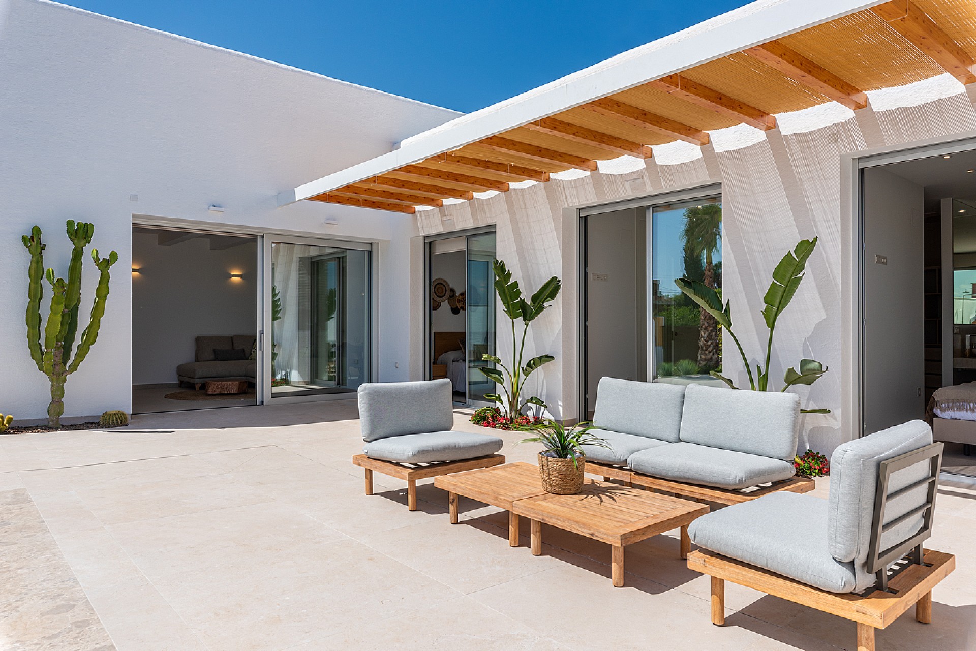 Resale - 3 Bedroom 2 Bathroom Villa in Benijófar - - Alicante Resale - 3 Bedroom 2 Bathroom Villa in Benijófar - - Alicante