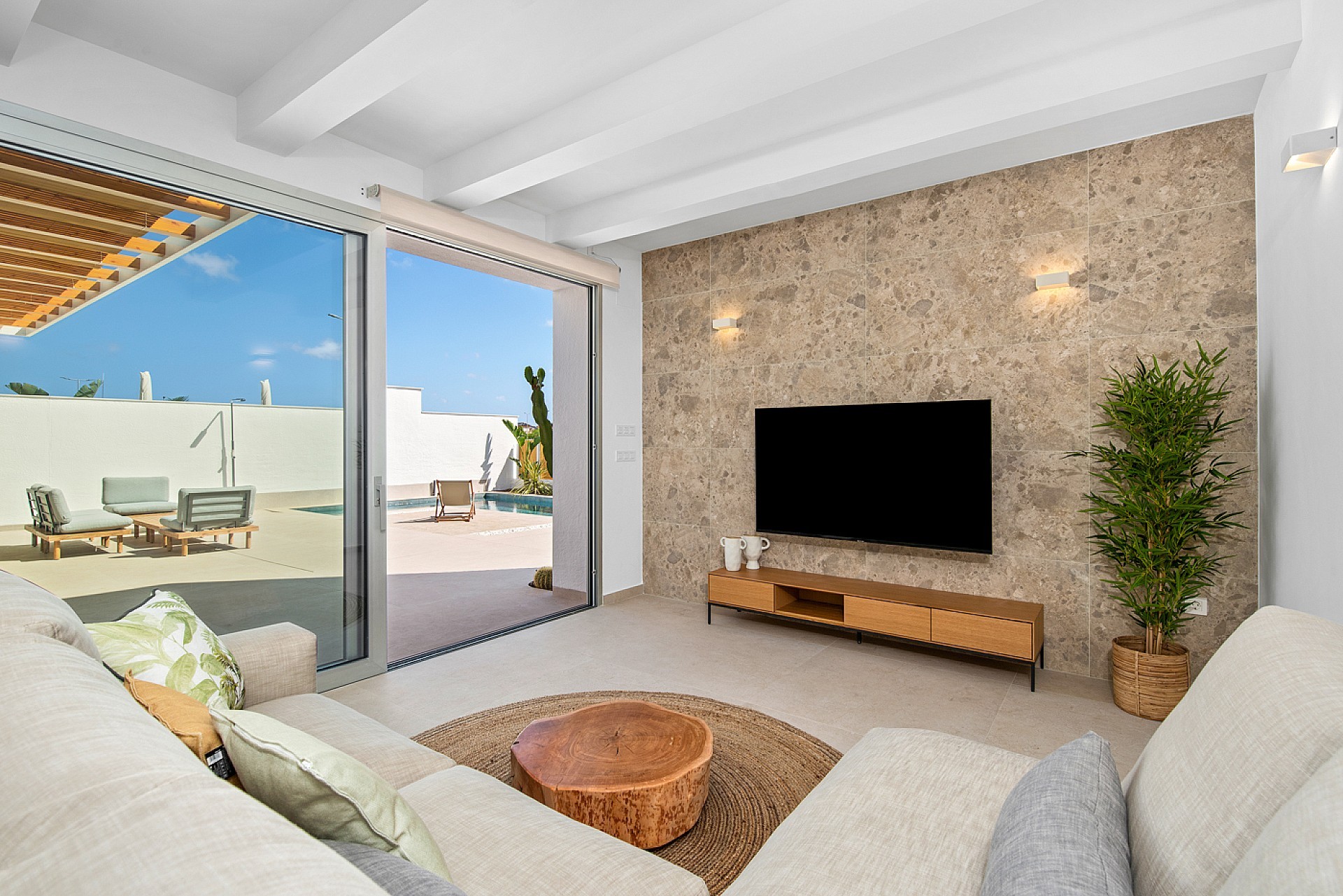 Resale - 3 Bedroom 2 Bathroom Villa in Benijófar - - Alicante Resale - 3 Bedroom 2 Bathroom Villa in Benijófar - - Alicante