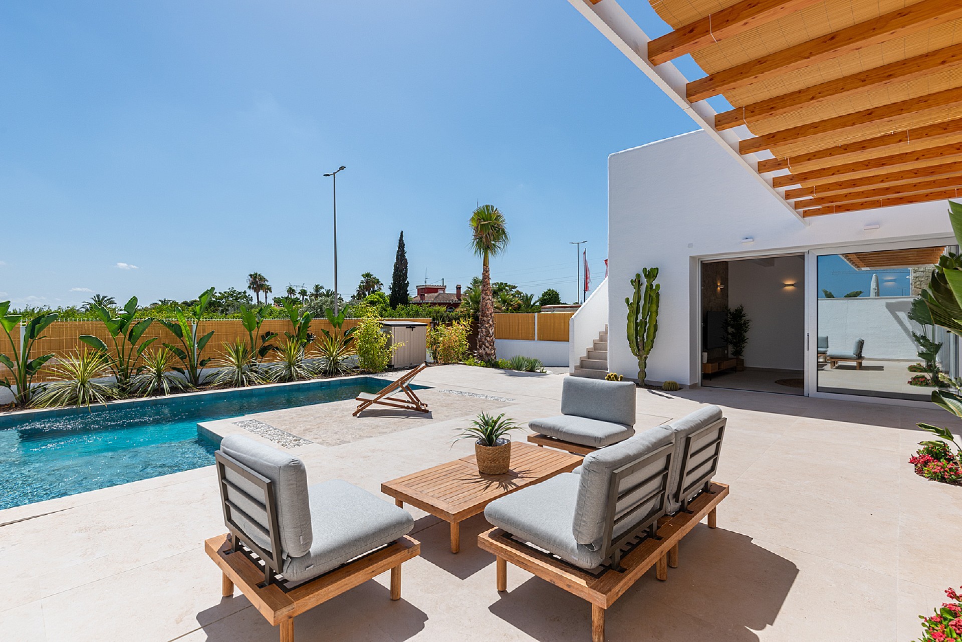 Resale - 3 Bedroom 2 Bathroom Villa in Benijófar - - Alicante Resale - 3 Bedroom 2 Bathroom Villa in Benijófar - - Alicante