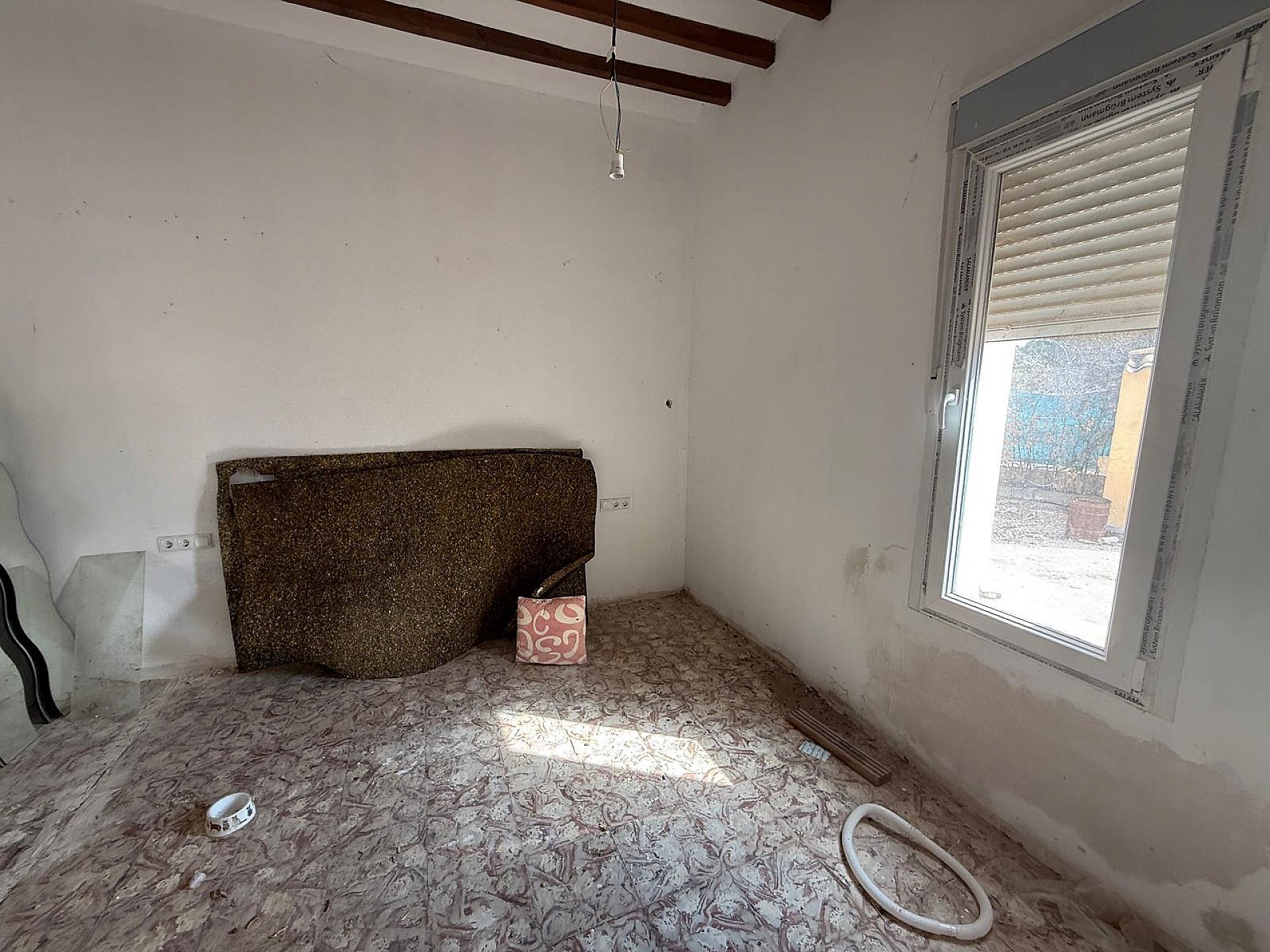 Sold - 8 Bedroom 4 Bathroom Villa in La Romana - - Alicante Sold - 8 Bedroom 4 Bathroom Villa in La Romana - - Alicante
