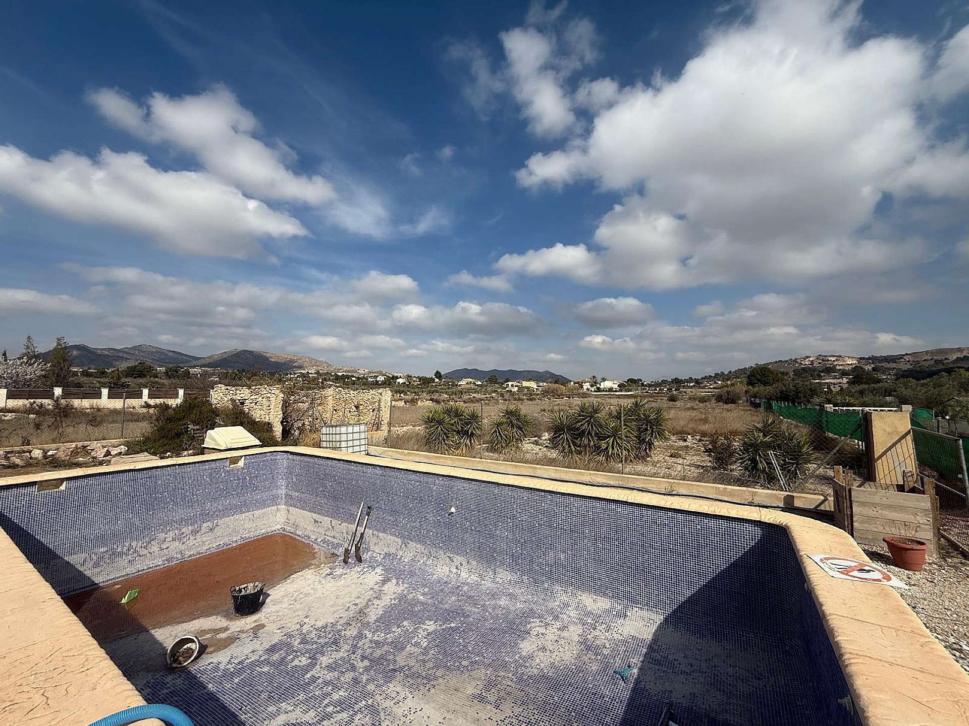 Sold - 8 Bedroom 4 Bathroom Villa in La Romana - - Alicante Sold - 8 Bedroom 4 Bathroom Villa in La Romana - - Alicante