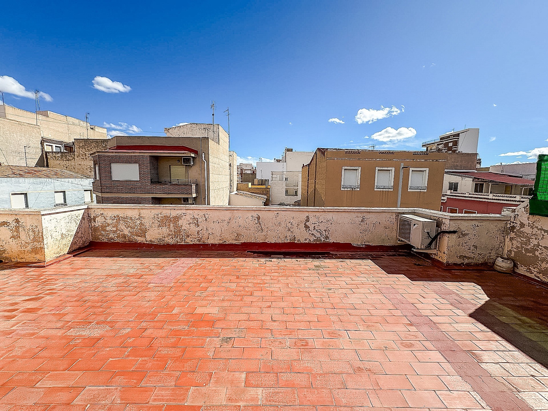 Sold - 4 Bedroom 2 Bathroom Townhouse in Elda - - Alicante Sold - 4 Bedroom 2 Bathroom Townhouse in Elda - - Alicante