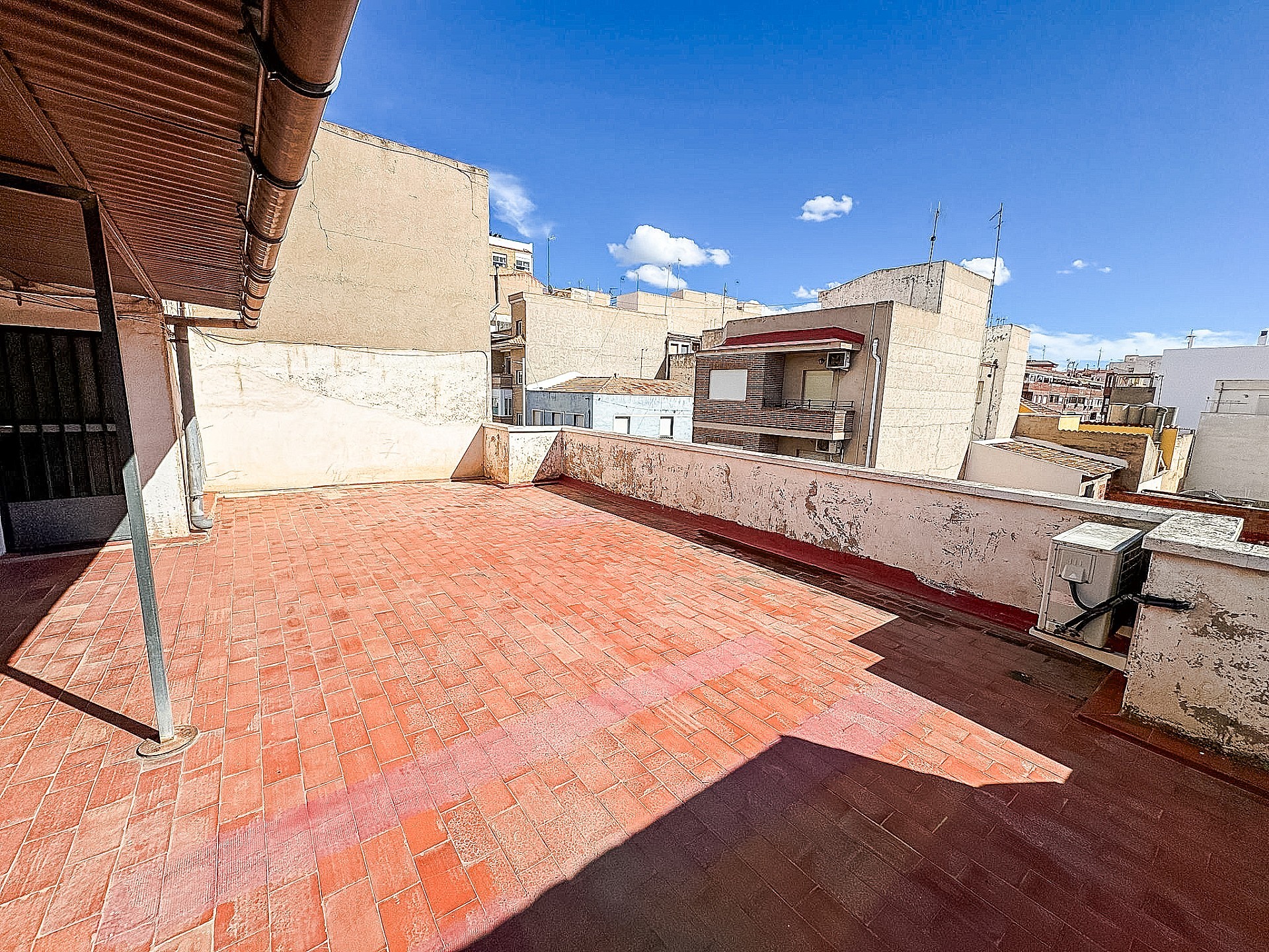 Sold - 4 Bedroom 2 Bathroom Townhouse in Elda - - Alicante Sold - 4 Bedroom 2 Bathroom Townhouse in Elda - - Alicante