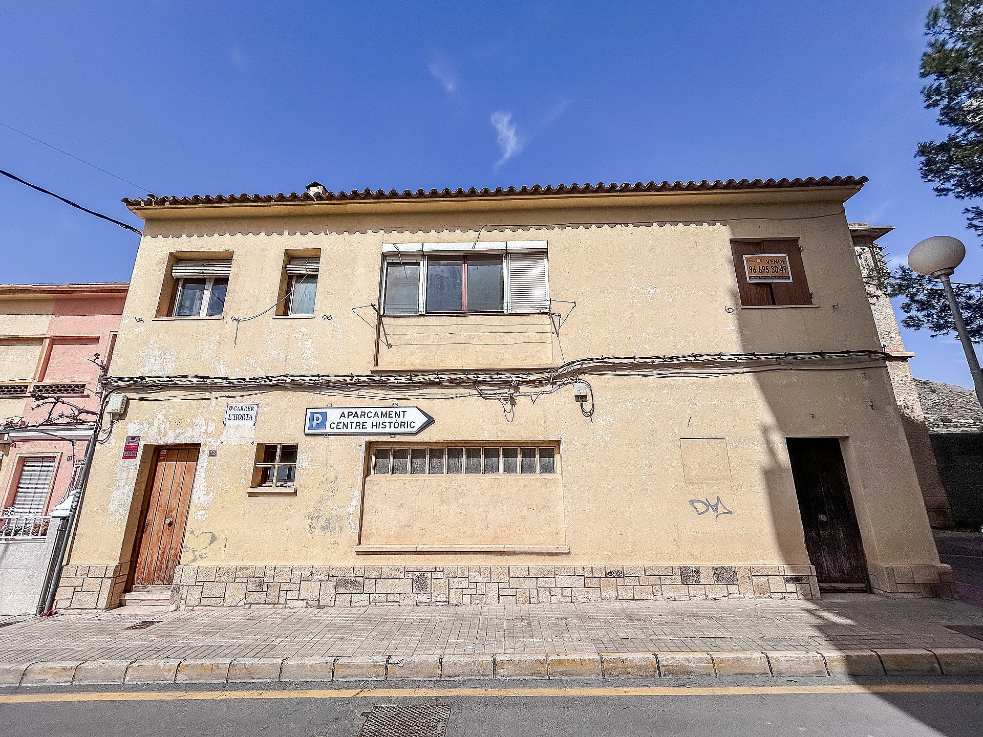 Resale - 6 Bedroom 2 Bathroom Restoration Project in Petrer - - Alicante Resale - 6 Bedroom 2 Bathroom Restoration Project in Petrer - - Alicante