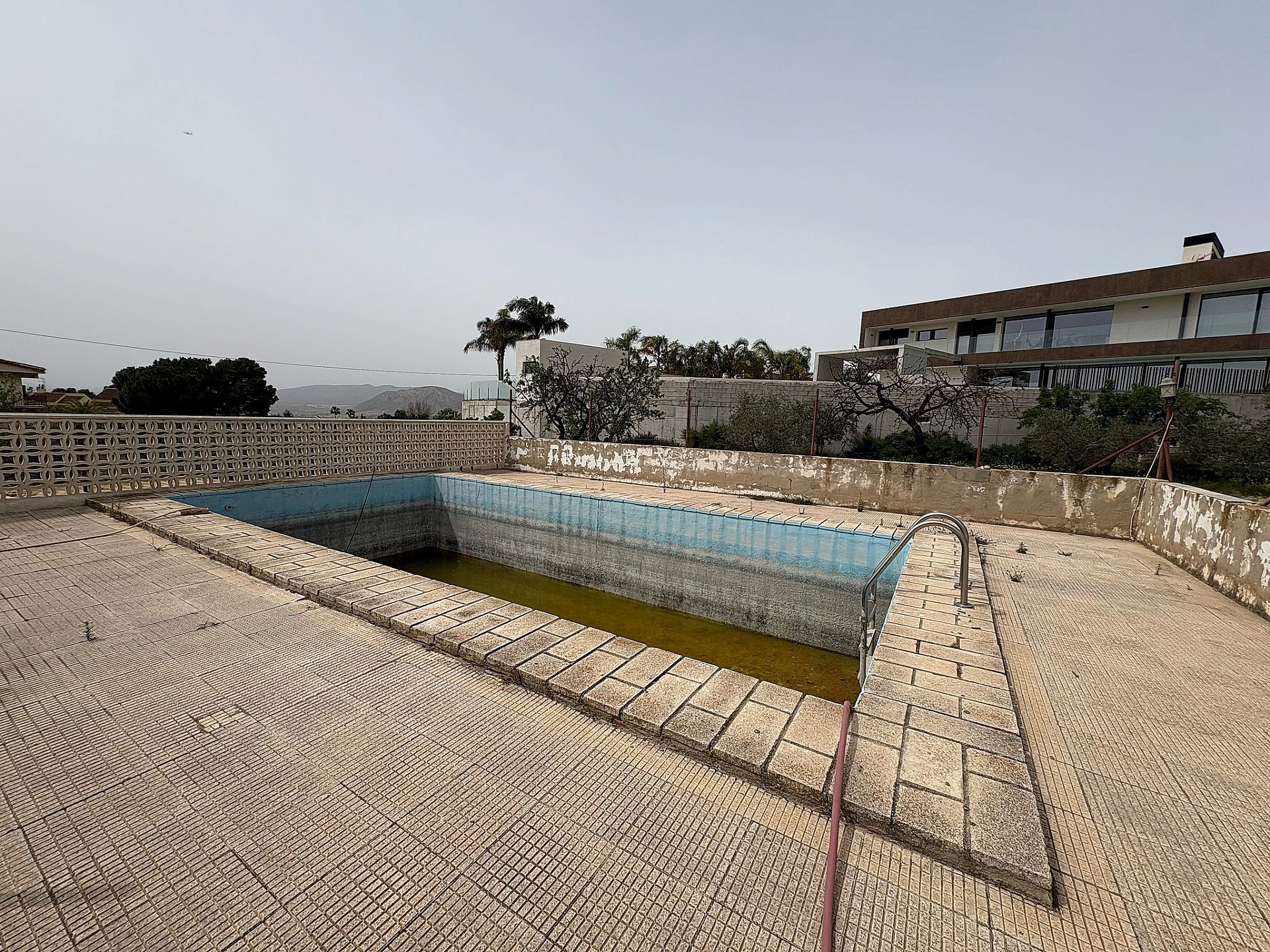Resale - 4 Bedroom 1 Bathroom Country house in Petrer - - Alicante Resale - 4 Bedroom 1 Bathroom Country house in Petrer - - Alicante