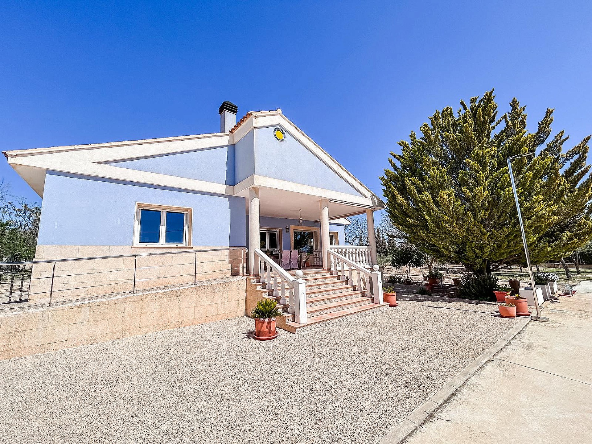 Resale - 4 Bedroom 2 Bathroom Villa in Yecla - - Murcia Resale - 4 Bedroom 2 Bathroom Villa in Yecla - - Murcia
